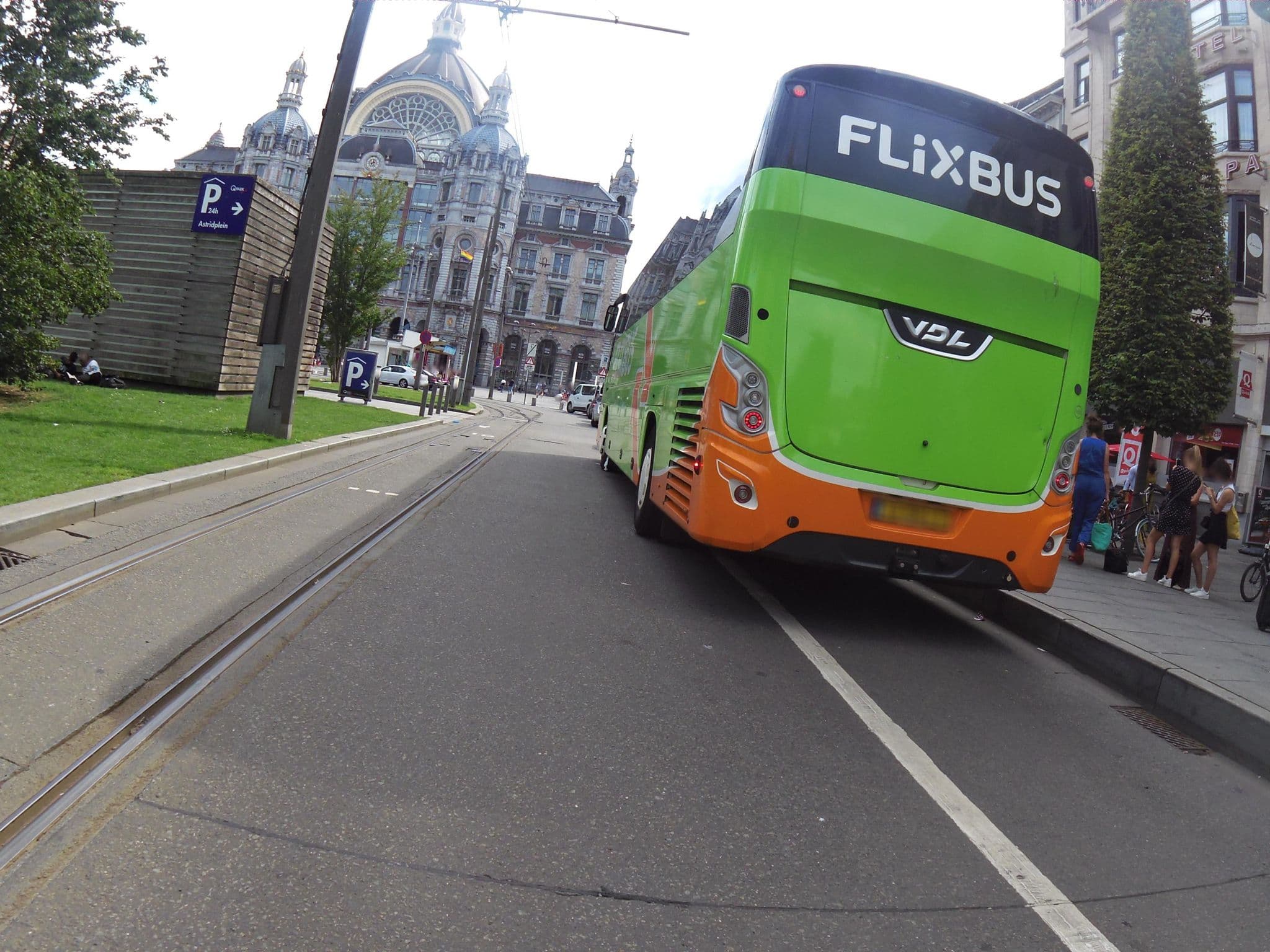 Street view near Billard Palace, Antwerp — © thierry1030 (CC BY-SA · Mapillary)