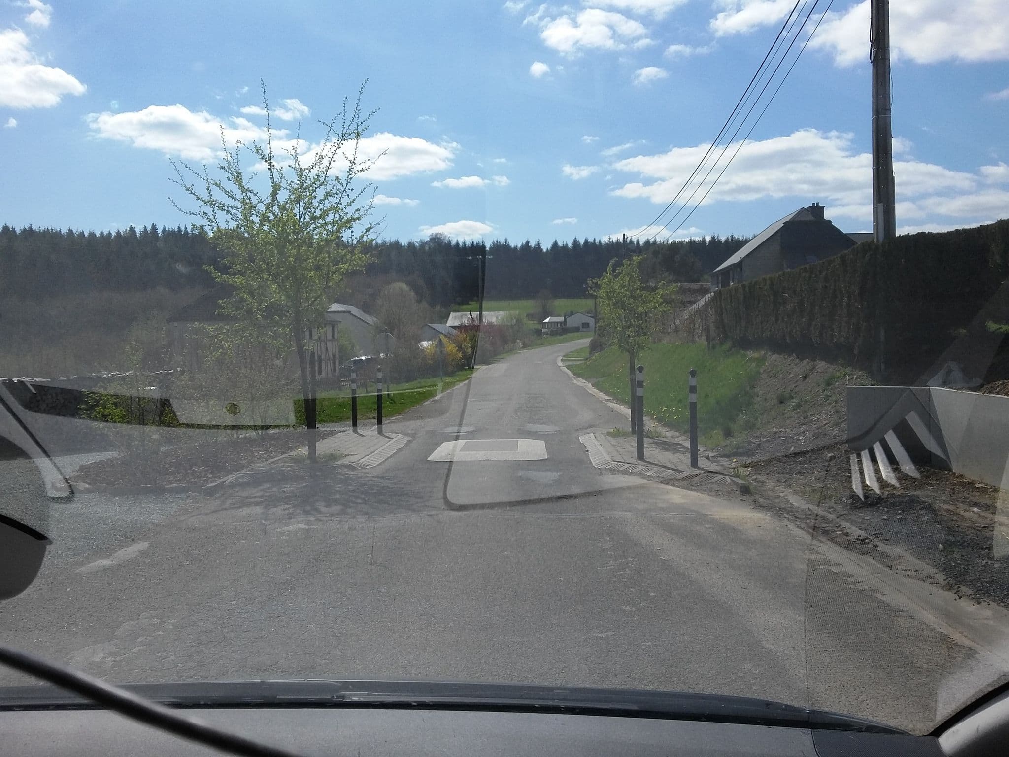 Street view near Le Pré du Cerf, Libin — © foxandpotatoes (CC BY-SA · Mapillary)