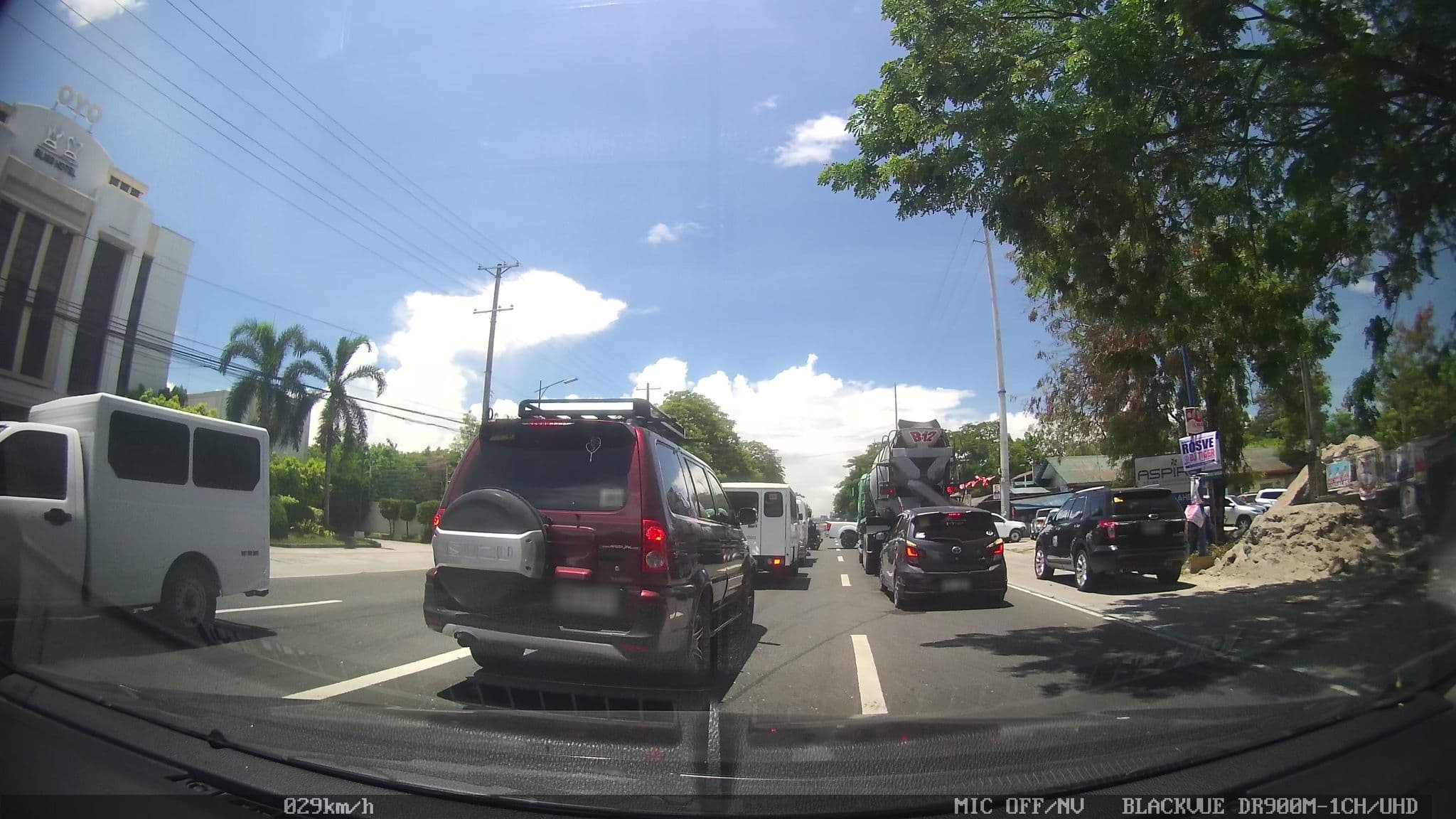 Street view near Bliss Hotel, Magliman — © kaart_2 (CC BY-SA · Mapillary)