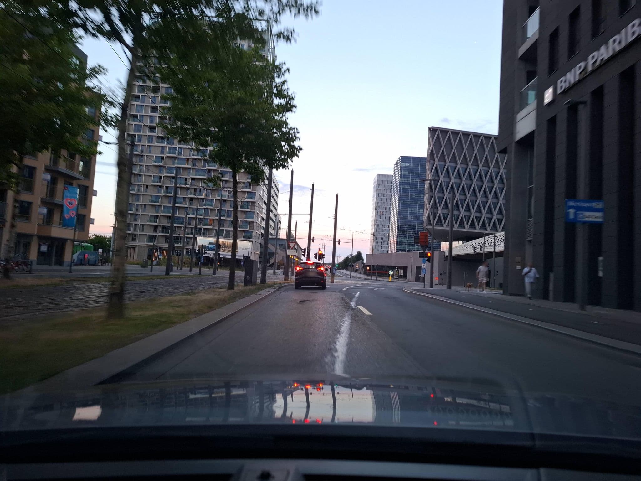Street view near Skynooz, Antwerp — © masterofnoroad (CC BY-SA · Mapillary)