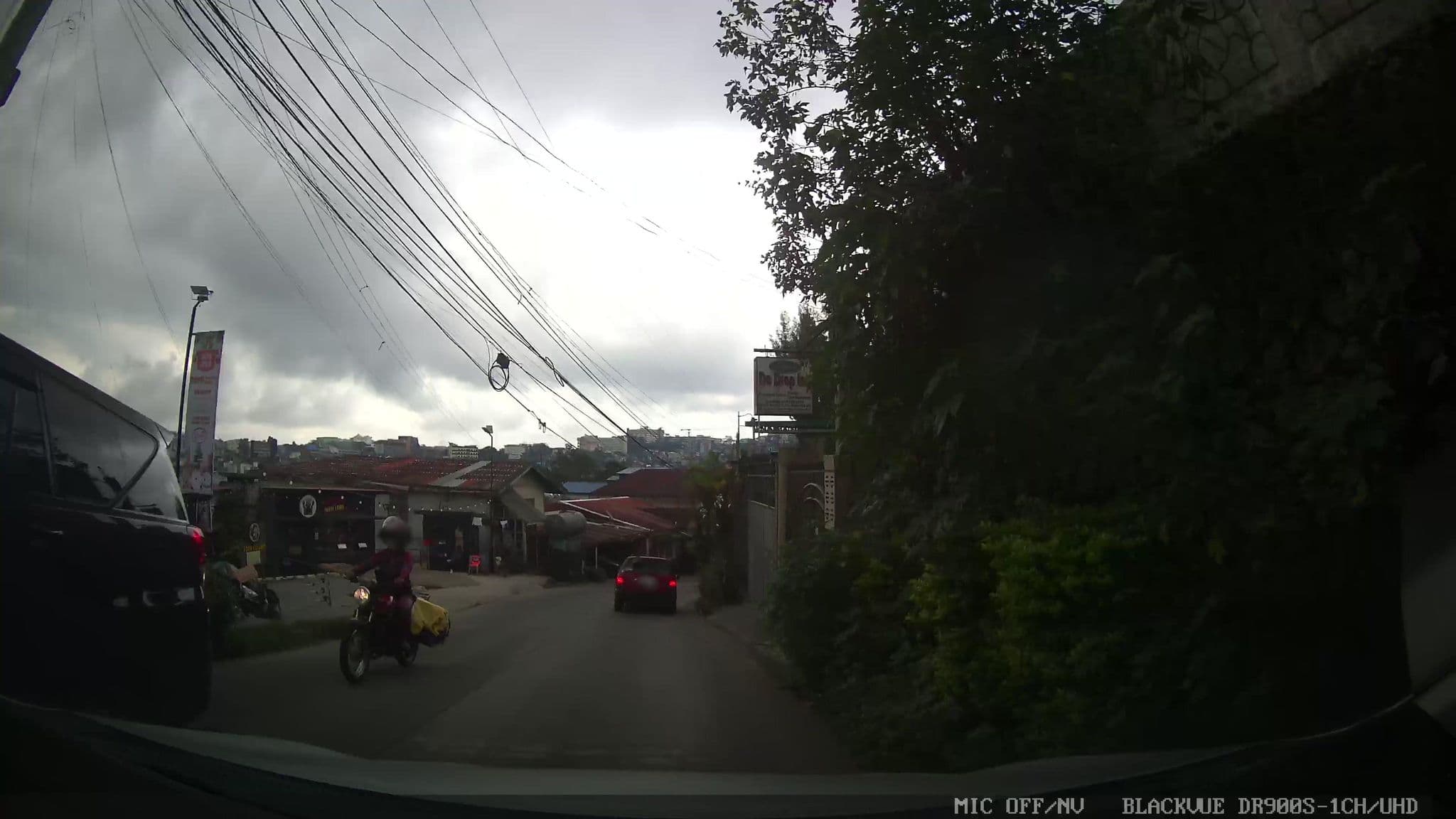 Street view near Do Drop Inn, Baguio