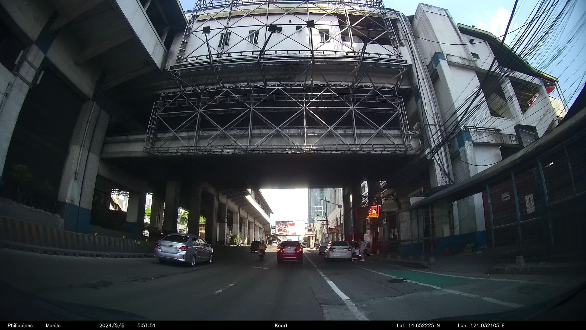 Street view near Hop Inn Hotel - North EDSA, Bungad — © kaartcam (CC BY-SA · Mapillary)