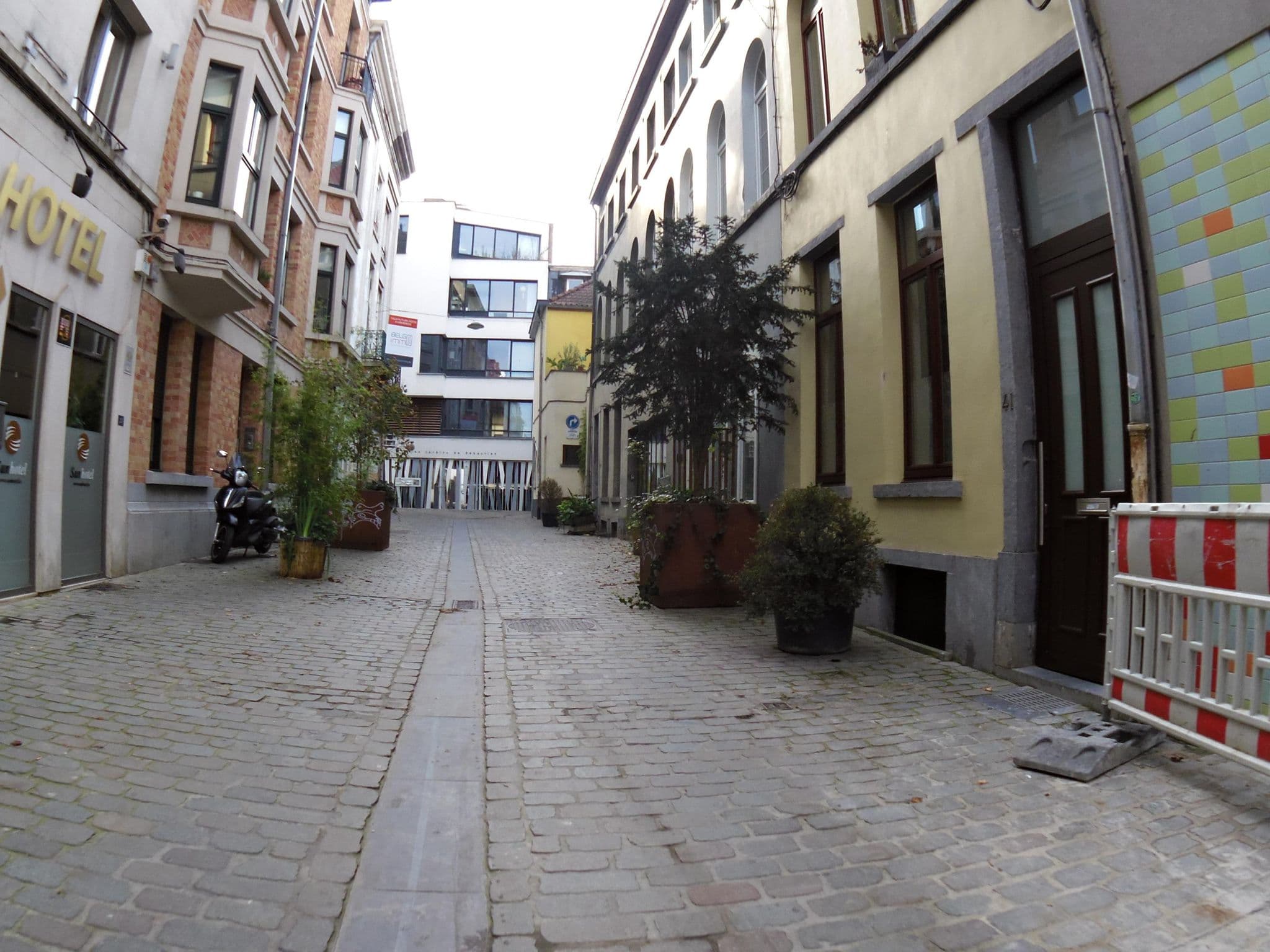 Street view near Sun Hotel, Ixelles — © thierry1030 (CC BY-SA · Mapillary)