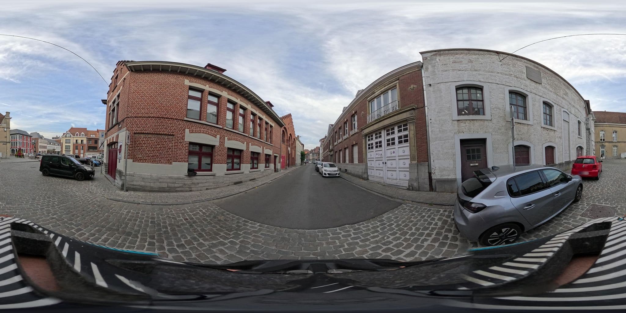 Street view near Les Camuches de la Banque, Tournai — © rmic (CC BY-SA · Mapillary)