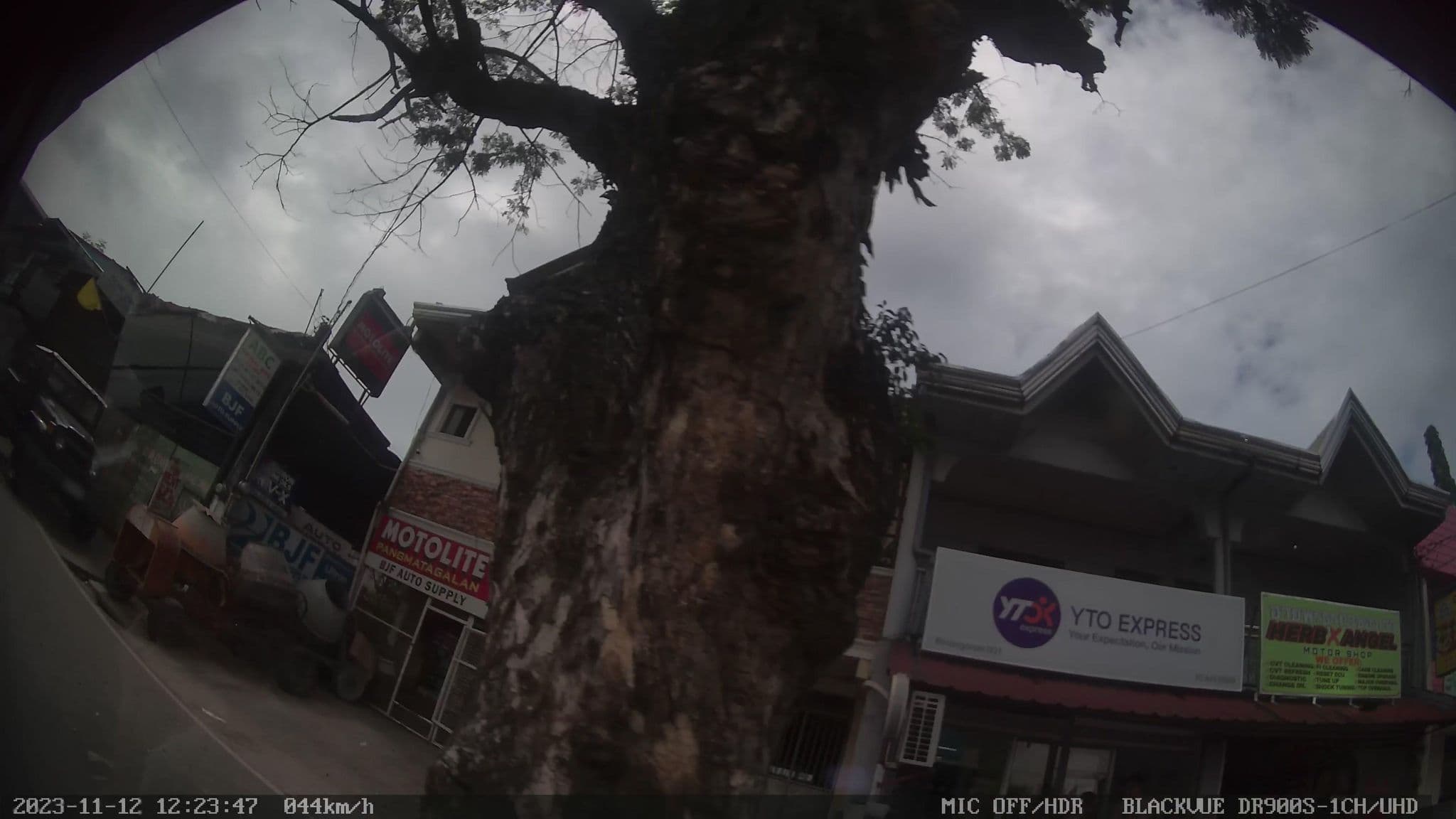 Street view near Ella Ville Resort, Binangonan — © ralleon (CC BY-SA · Mapillary)