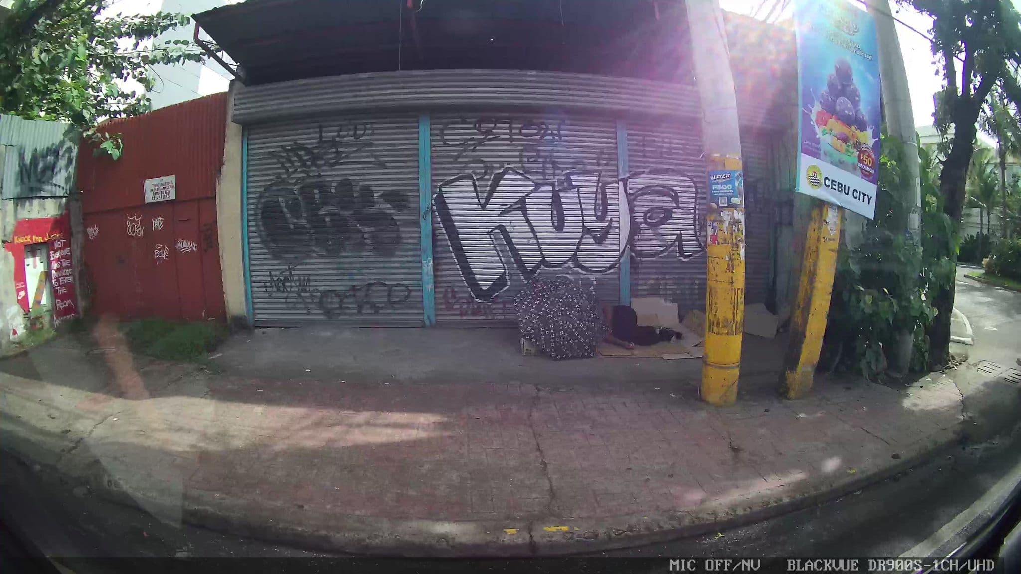 Street view near Hotel George, Baugo — © Kaart---RIGHT (CC BY-SA · Mapillary)