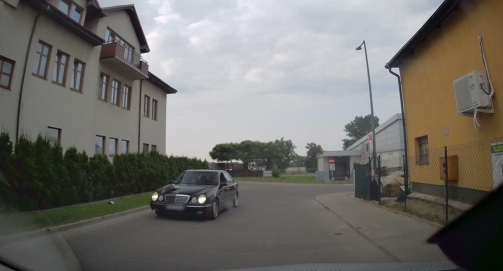 Street view near Hotel "Alabastro", Tomaszów Mazowiecki — © edc22 (CC BY-SA · Mapillary)
