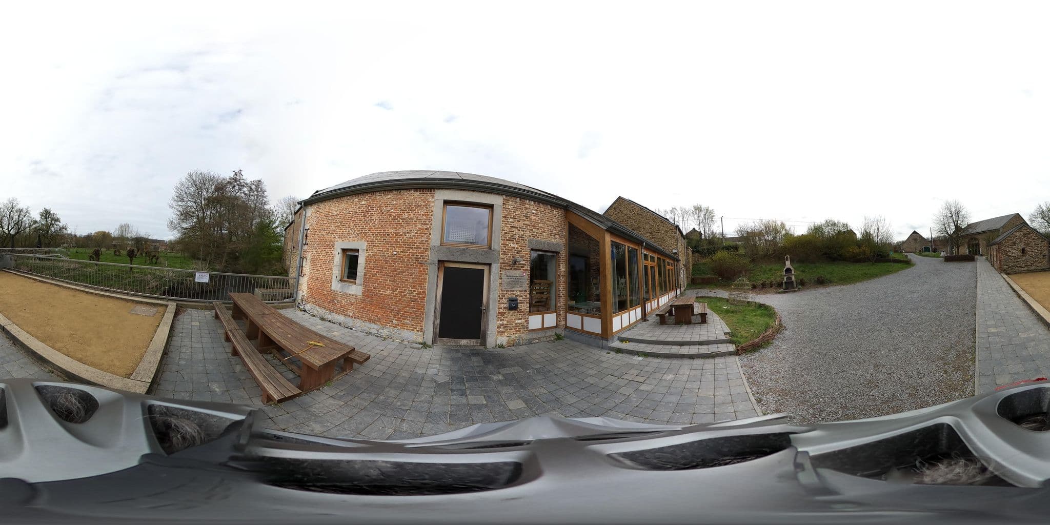 Street view near Moulin de Hosdent - Rive Gauche, Braives — © Eebie (CC BY-SA · Mapillary)