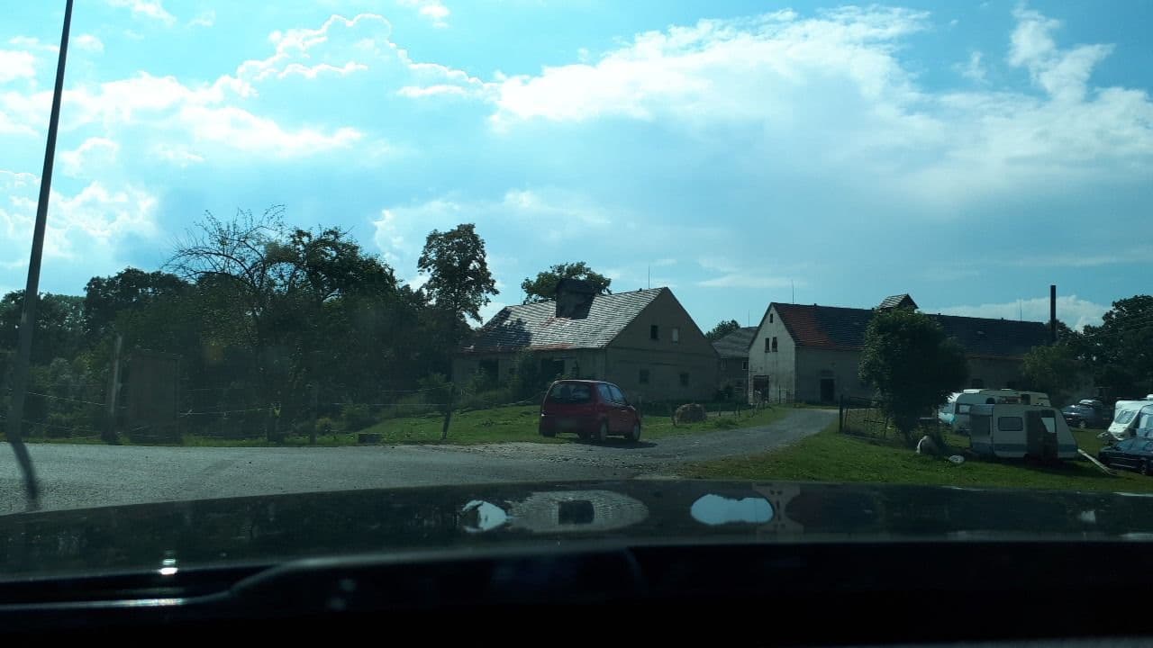 Street view near Gościniec u Buckich - kemping, Leśna — © picturehoover (CC BY-SA · Mapillary)
