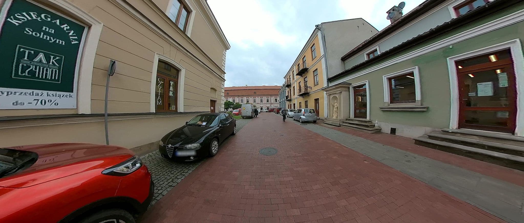 Street view near Hostel Starówka, Zamość — © 9f893cde (CC BY-SA · Mapillary)