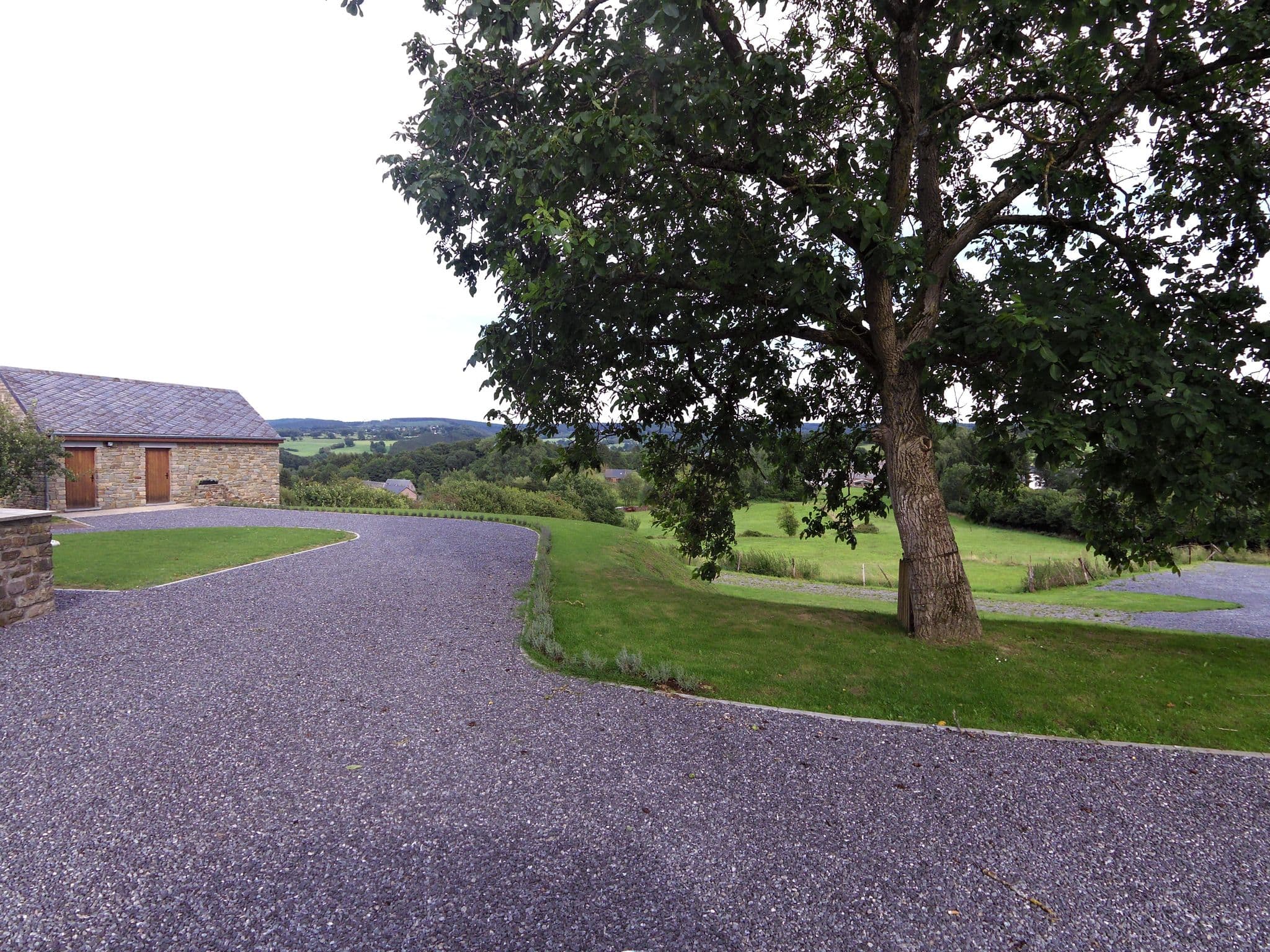 Street view near Hôtel Ensuite, Érezée — © zors1843 (CC BY-SA · Mapillary)