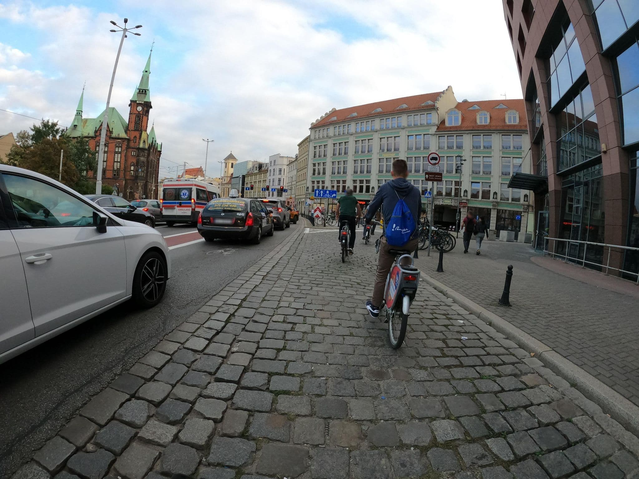 Street view near Focus Hotel, Wrocław — © masterofnoroad (CC BY-SA · Mapillary)