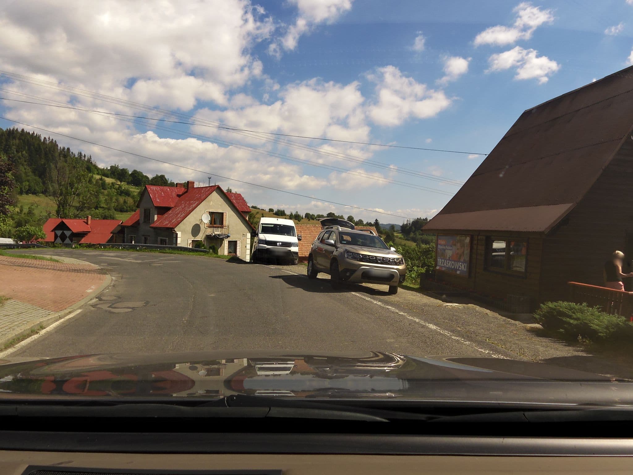 Street view near Drewutnia, Laliki — © czmrtn (CC BY-SA · Mapillary)