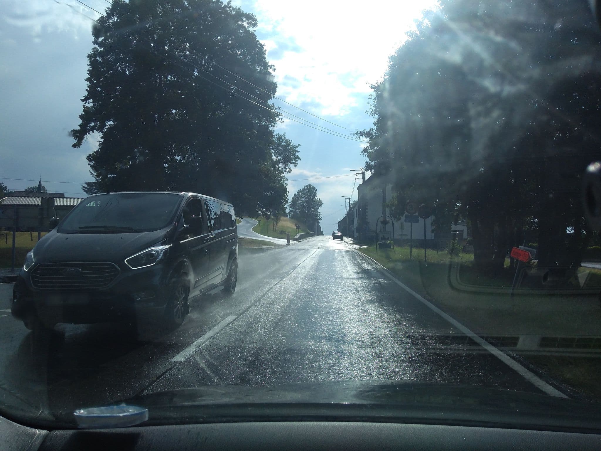 Street view near Aire de Saint-Hubert, Saint-Hubert — © clemdoc (CC BY-SA · Mapillary)