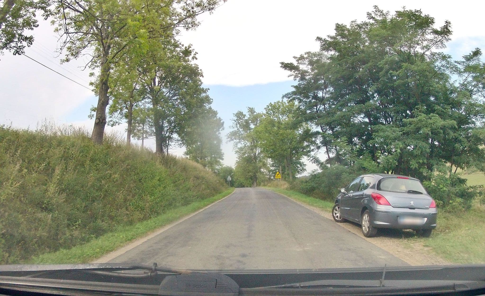 Street view near Villa Ligęzówka, Dukla — © ekeshkekesh (CC BY-SA · Mapillary)