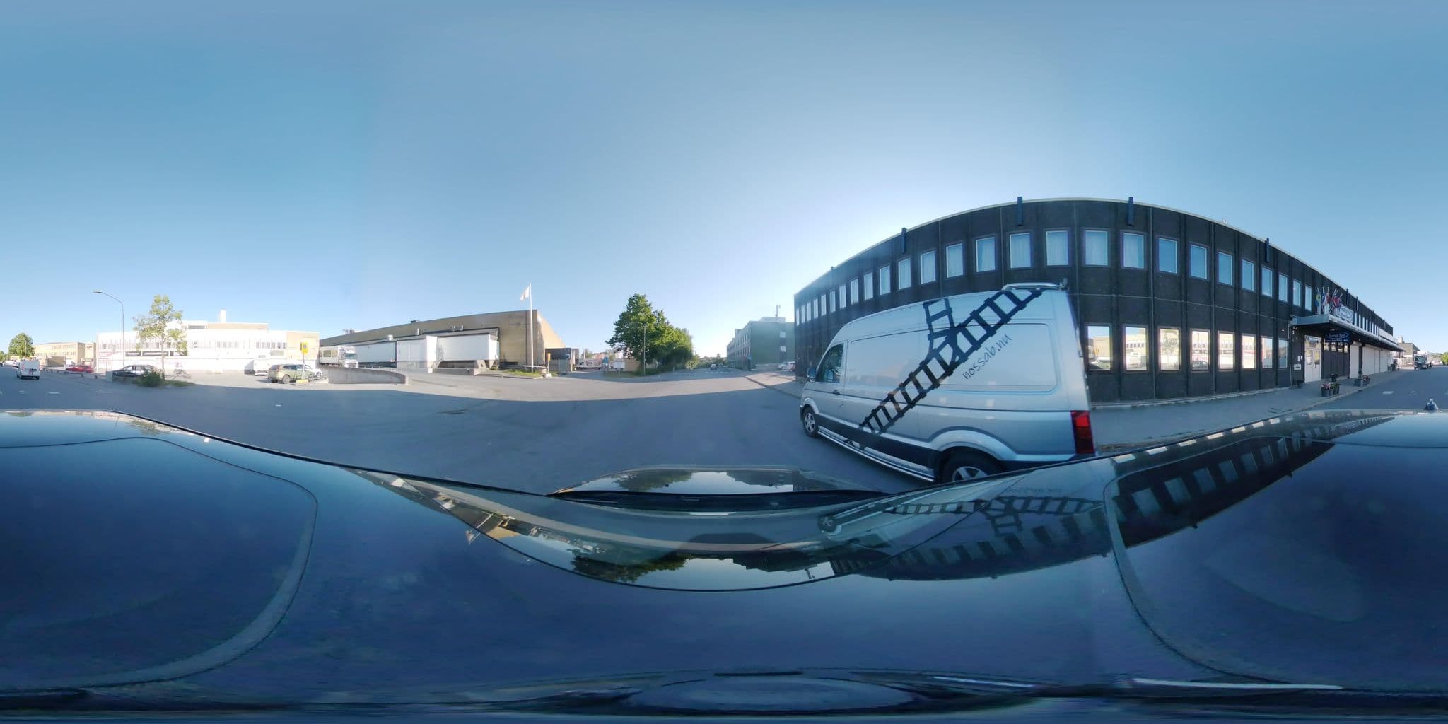 Street view near Brunnby Hotell, Årsta — © bruno360 (CC BY-SA · Mapillary)