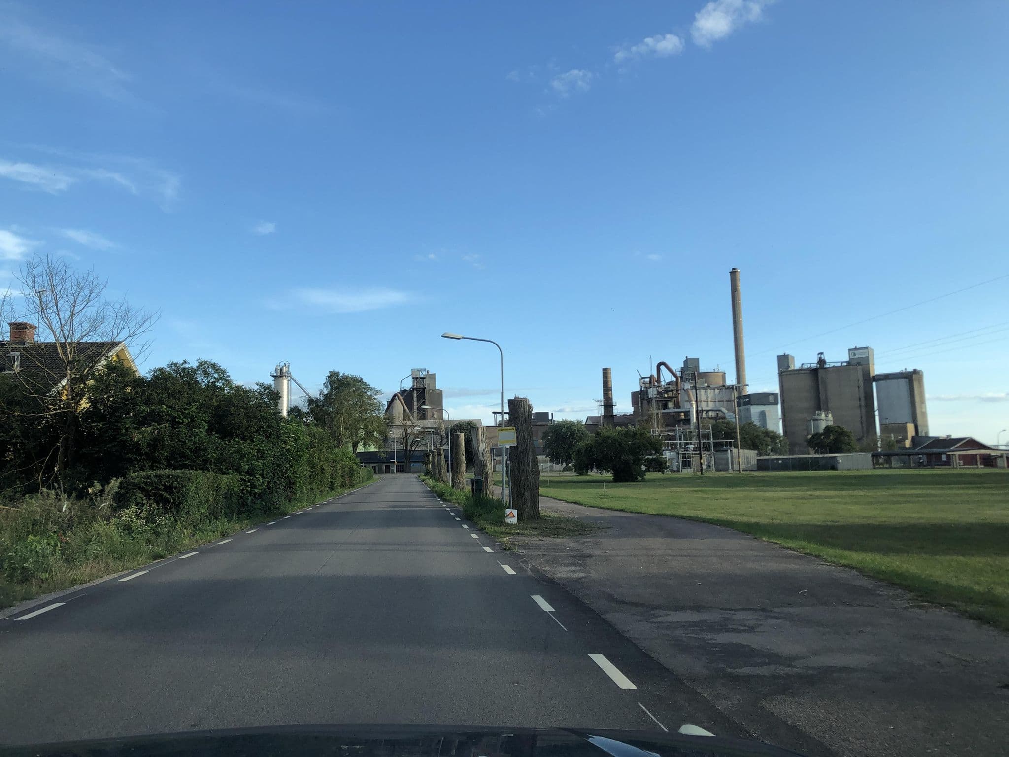 Street view near Brukshotellet Degerhamn, Mörbylånga — © dracola (CC BY-SA · Mapillary)