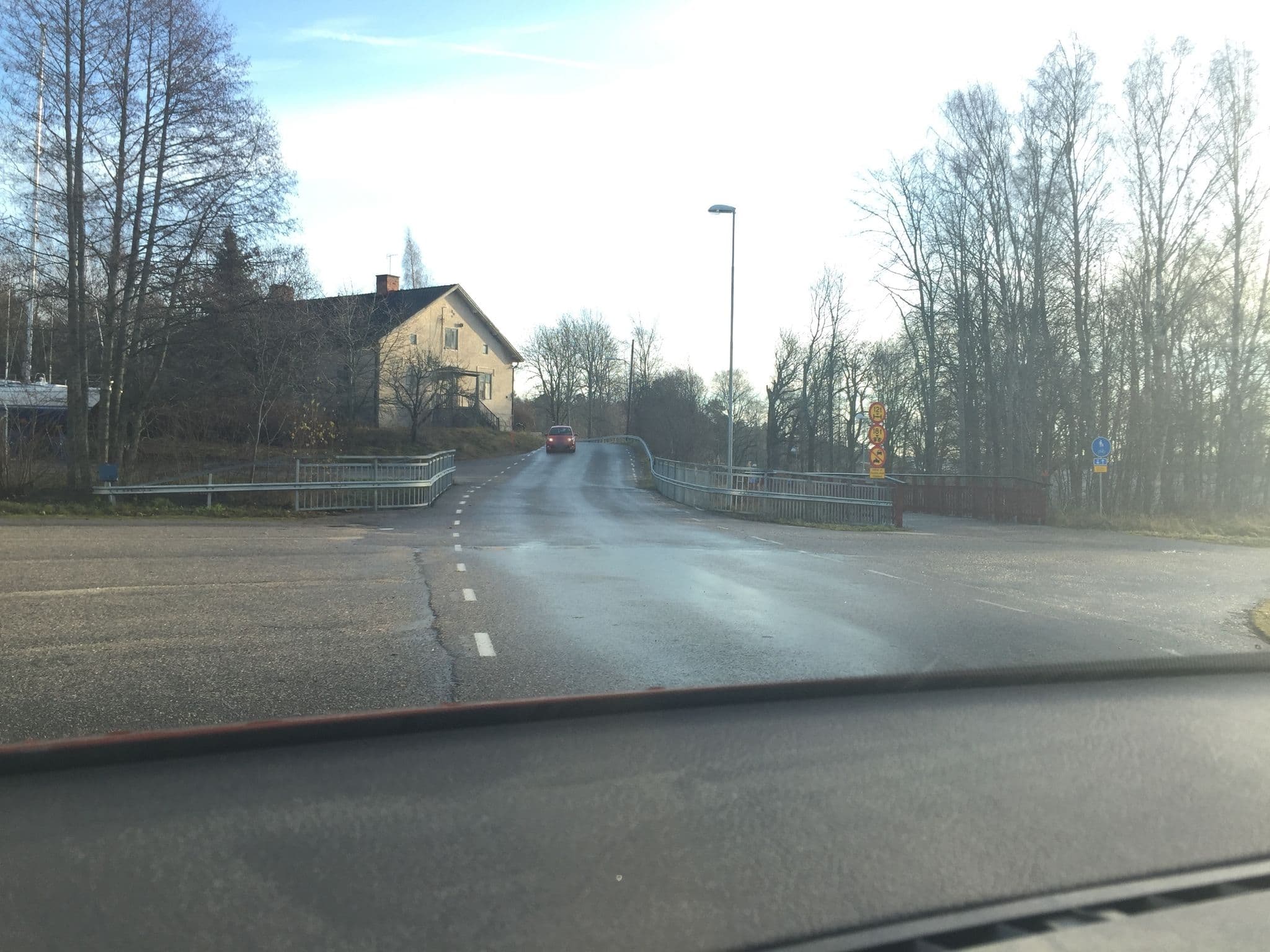 Street view near Marinans Guesthouse Gamla Bruket, Svalsta — © valteris (CC BY-SA · Mapillary)