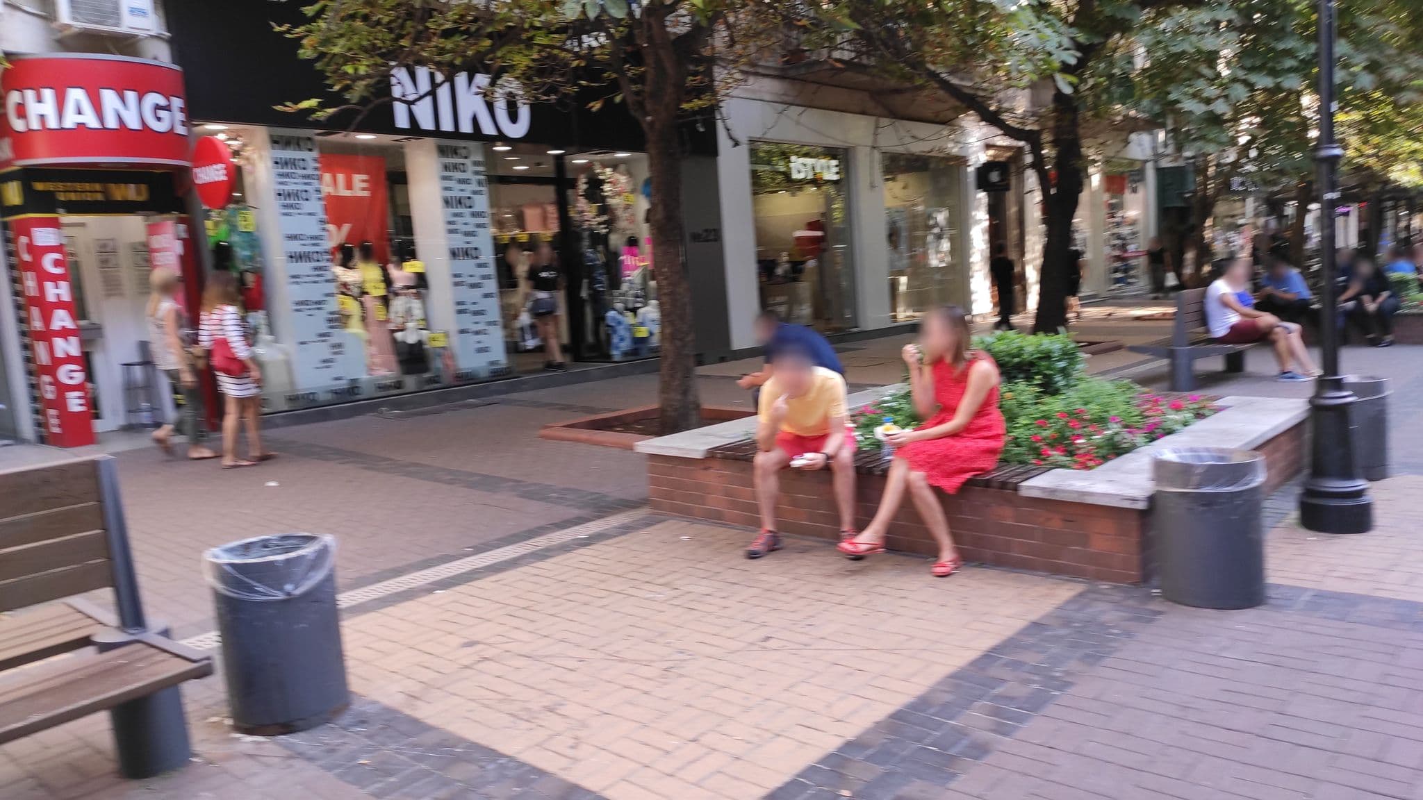 Street view near Les fleurs, Sofia