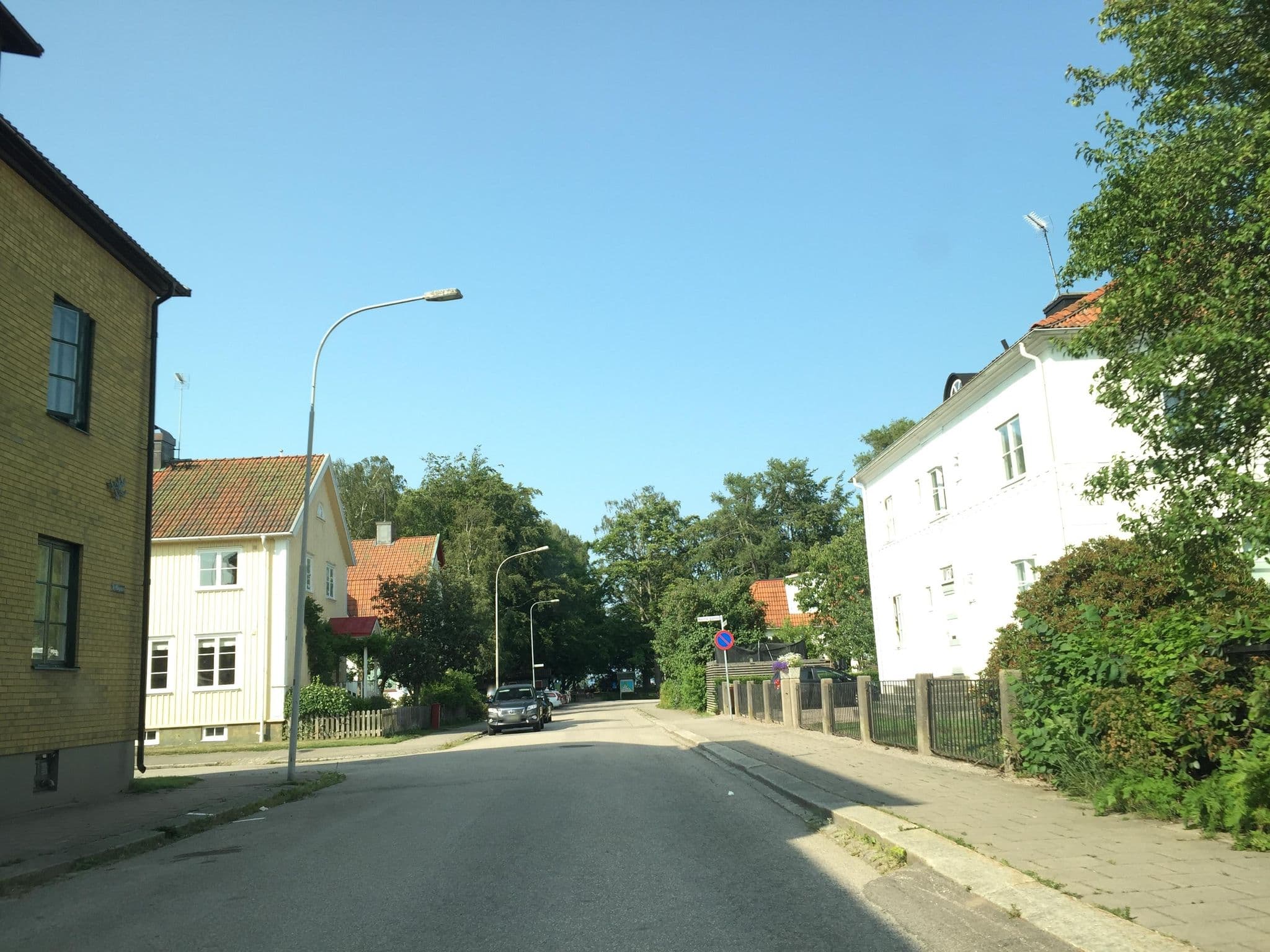 Street view near Hotell 46:an, Vänersborg — © cnbg (CC BY-SA · Mapillary)