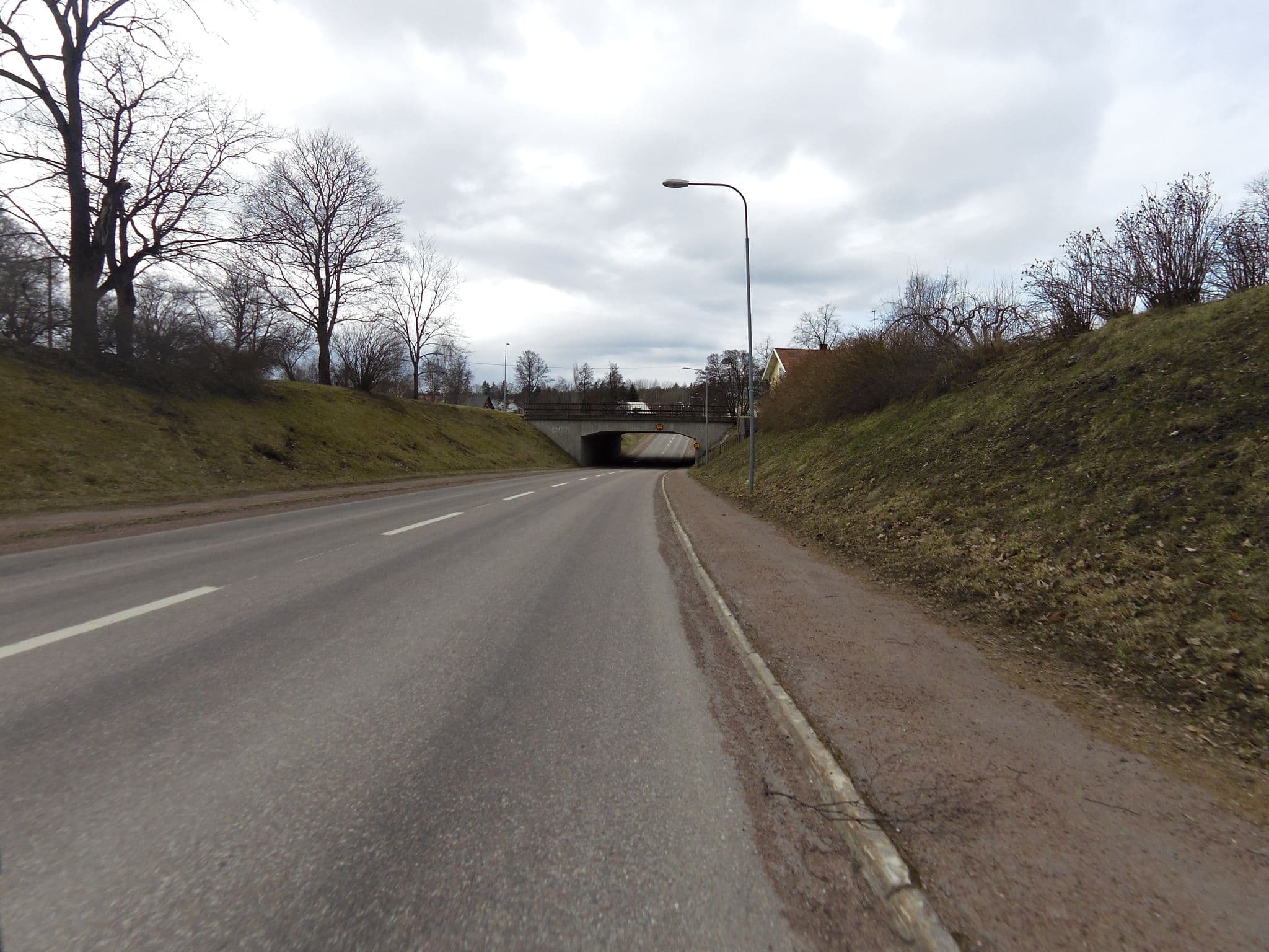 Street view near Långshyttans Brukshotell, Långshyttan — © thecyclist (CC BY-SA · Mapillary)