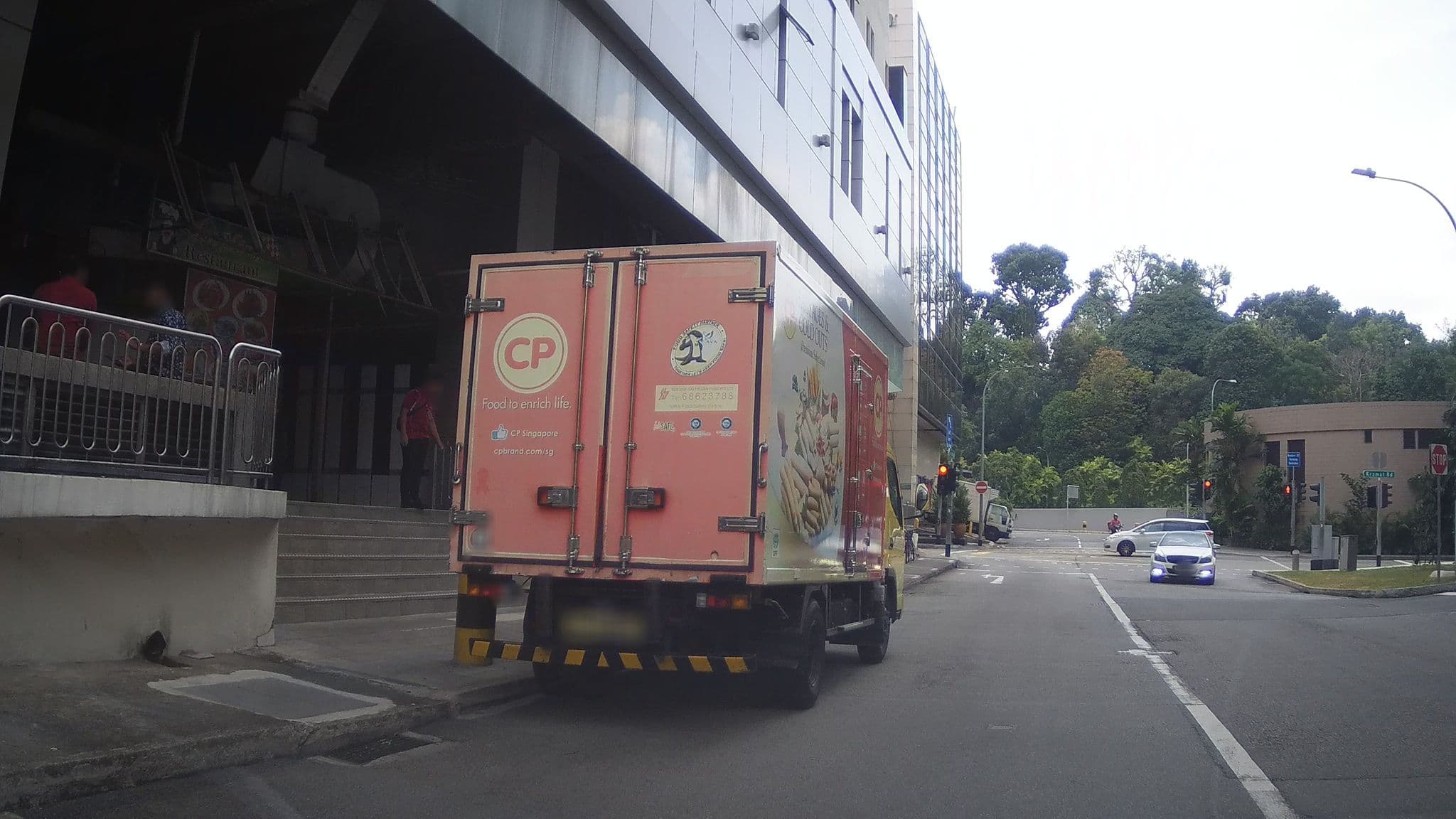 Street view near Hotel Grand Central, Oxley — © ashishgrab (CC BY-SA · Mapillary)
