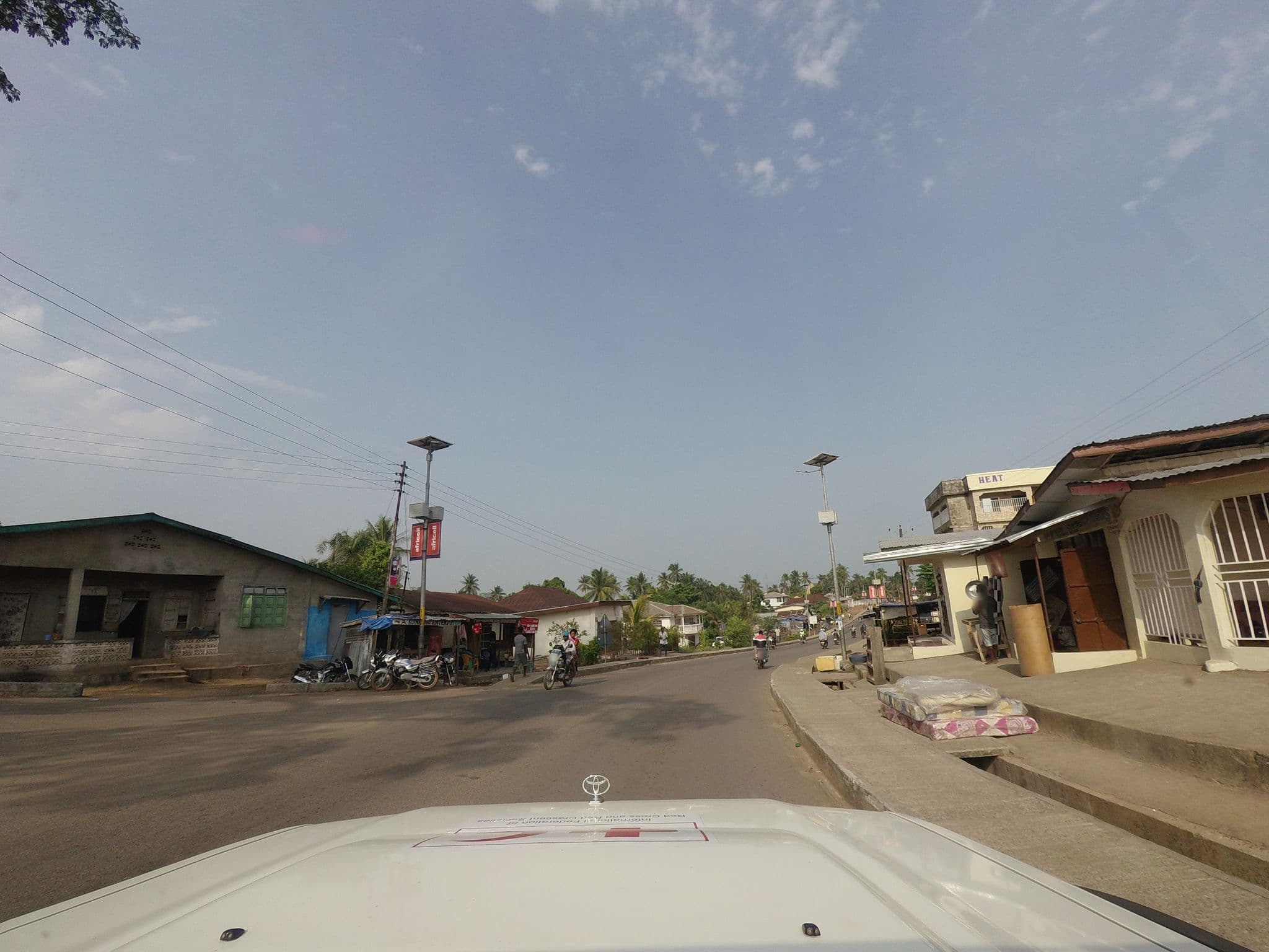 Street view near Heat and Cold Hotel (Guest House), Bo — © danbjoseph (CC BY-SA · Mapillary)