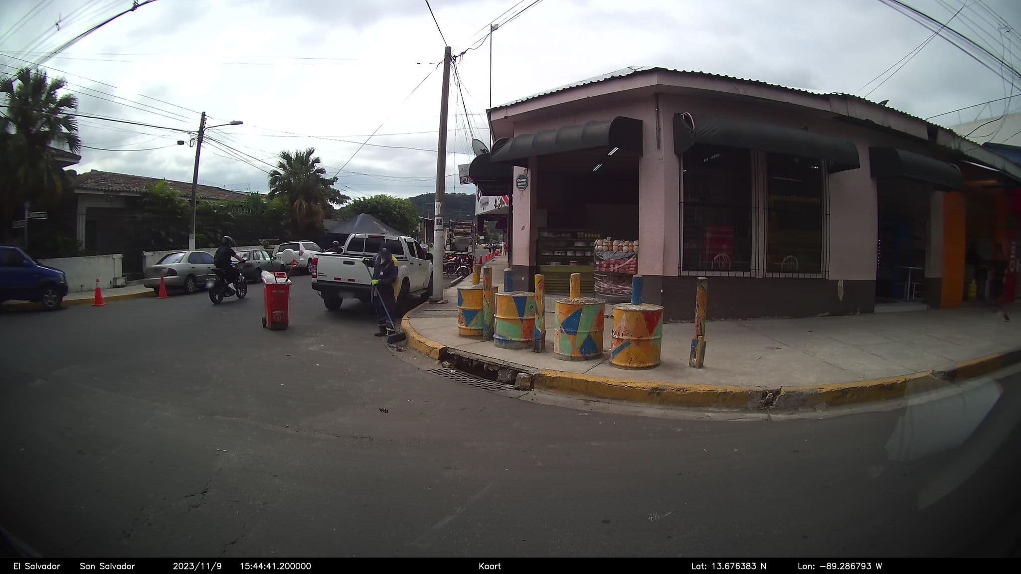 Street view near Hotel El Patio de Don Mancho, Santa Tecla — © kaart_2 (CC BY-SA · Mapillary)