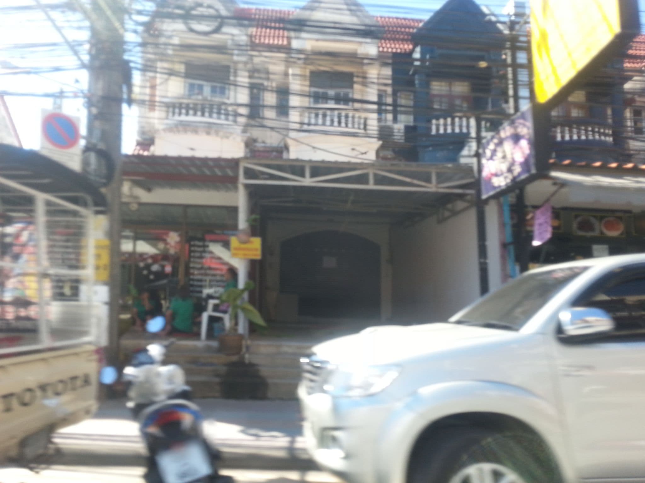 Street view near Ken's Inn, Patong