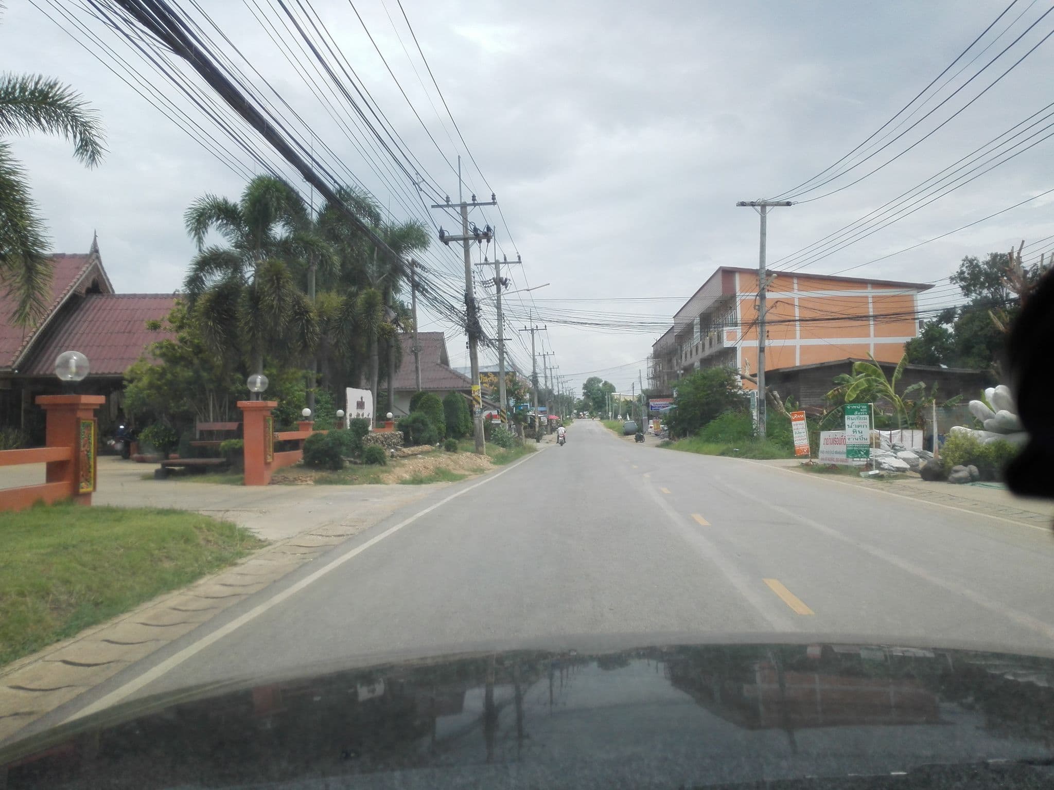 Street view near Techno Riverside Resort, Kamphaeng Phet — © kaanpakpum (CC BY-SA · Mapillary)