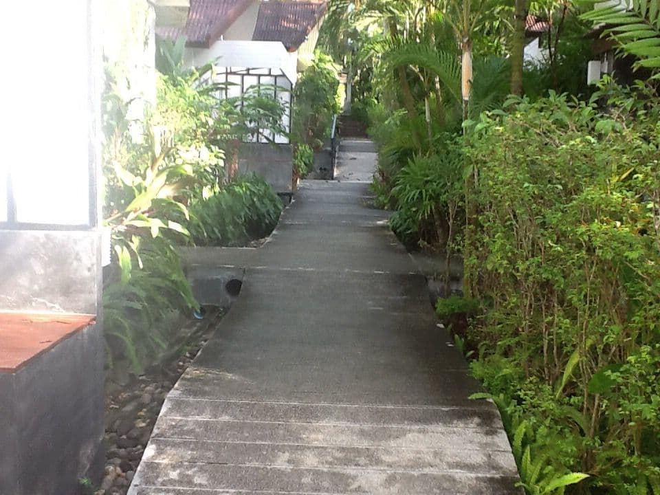 Street view near Dahla Bungalows, Ban Ao Nang