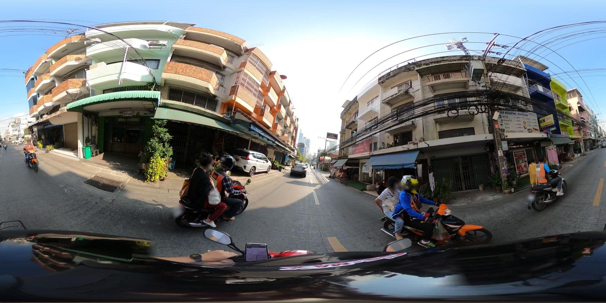 Street view near Crystal Resort, Huai Khwang — © NatchaponJ (CC BY-SA · Mapillary)