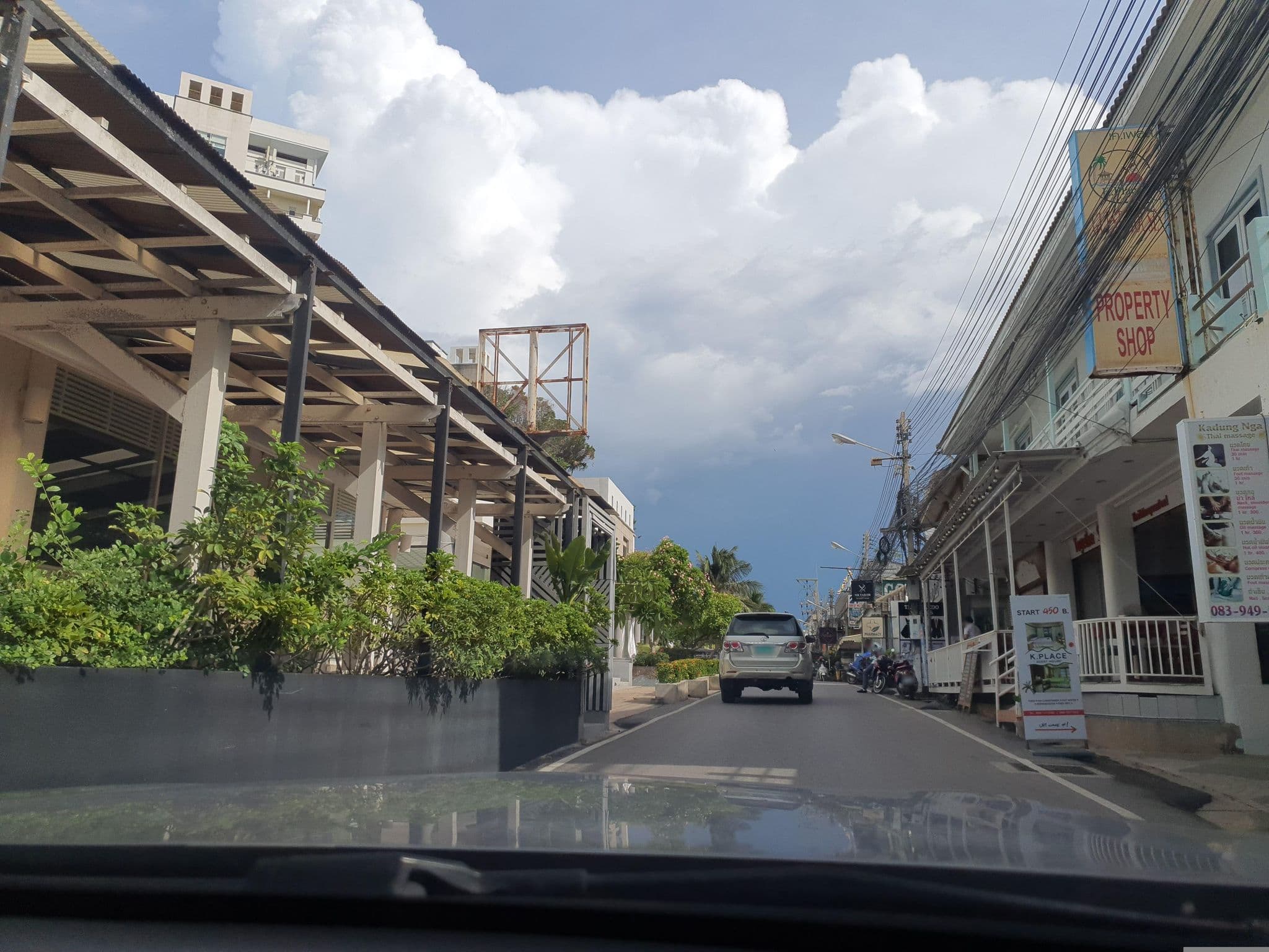 Street view near K. Place Guesthouse, Hua Hin