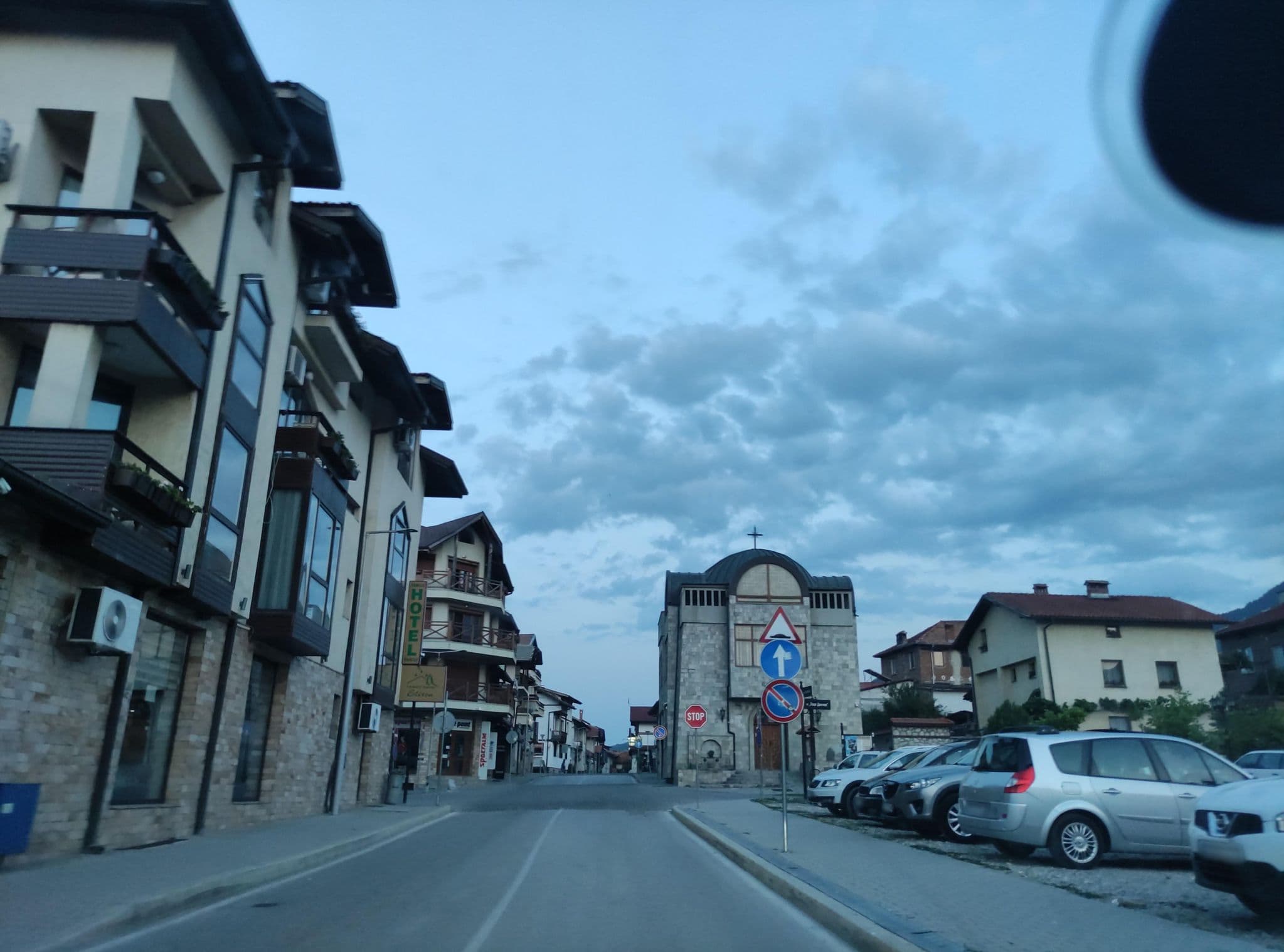Street view near Elitsa, Bansko — © neau (CC BY-SA · Mapillary)