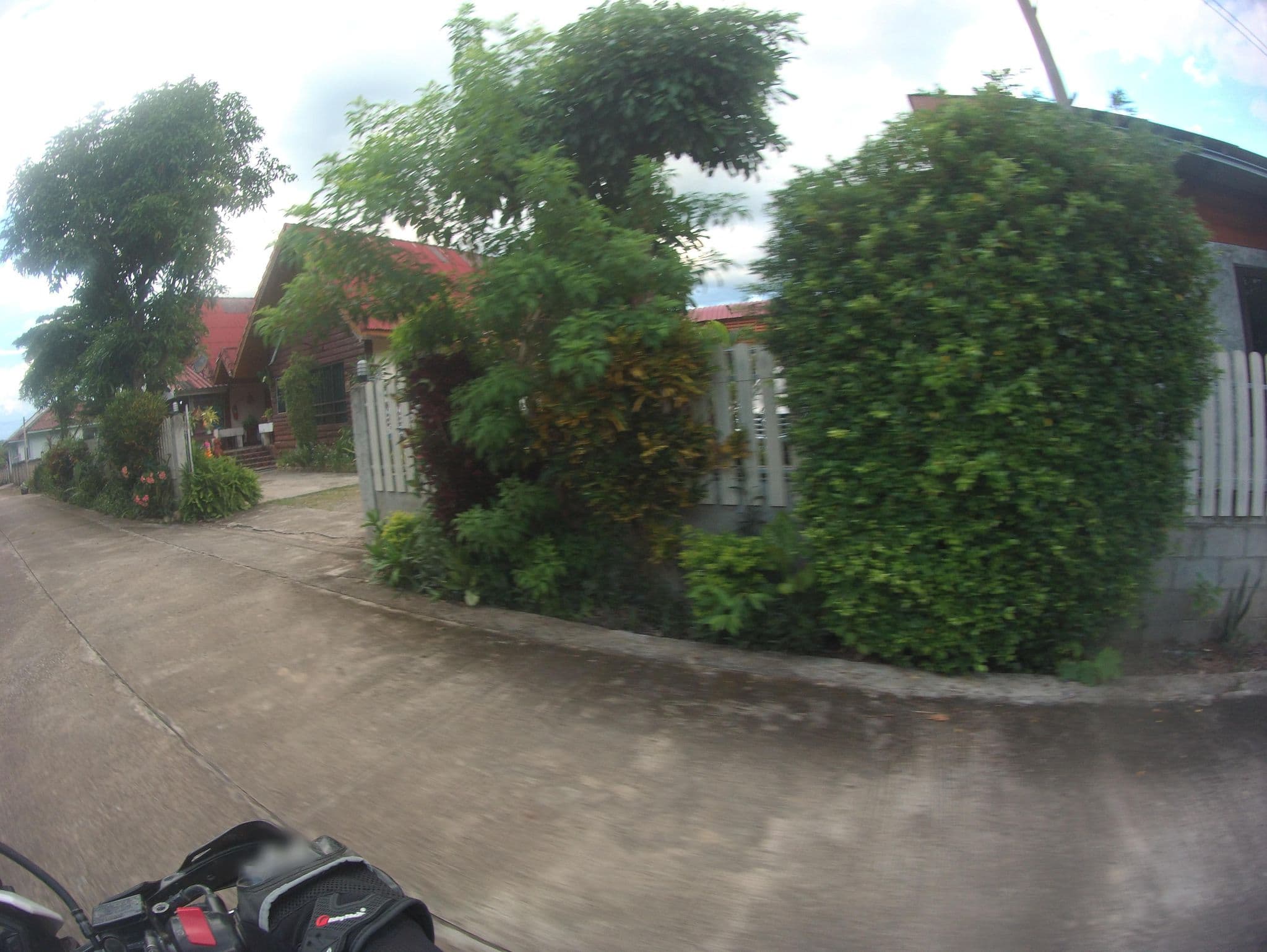 Street view near Muangchaem House, San Pa Tong — © julcnx (CC BY-SA · Mapillary)