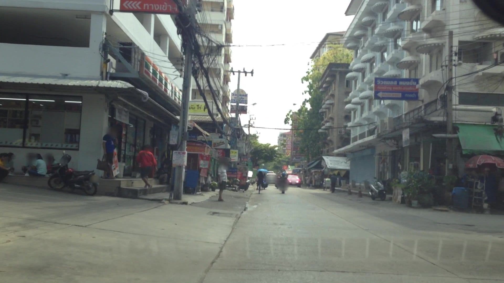 Street view near 130 Hotel & Residence Bangkok, Bang Kapi — © lvl5 (CC BY-SA · Mapillary)