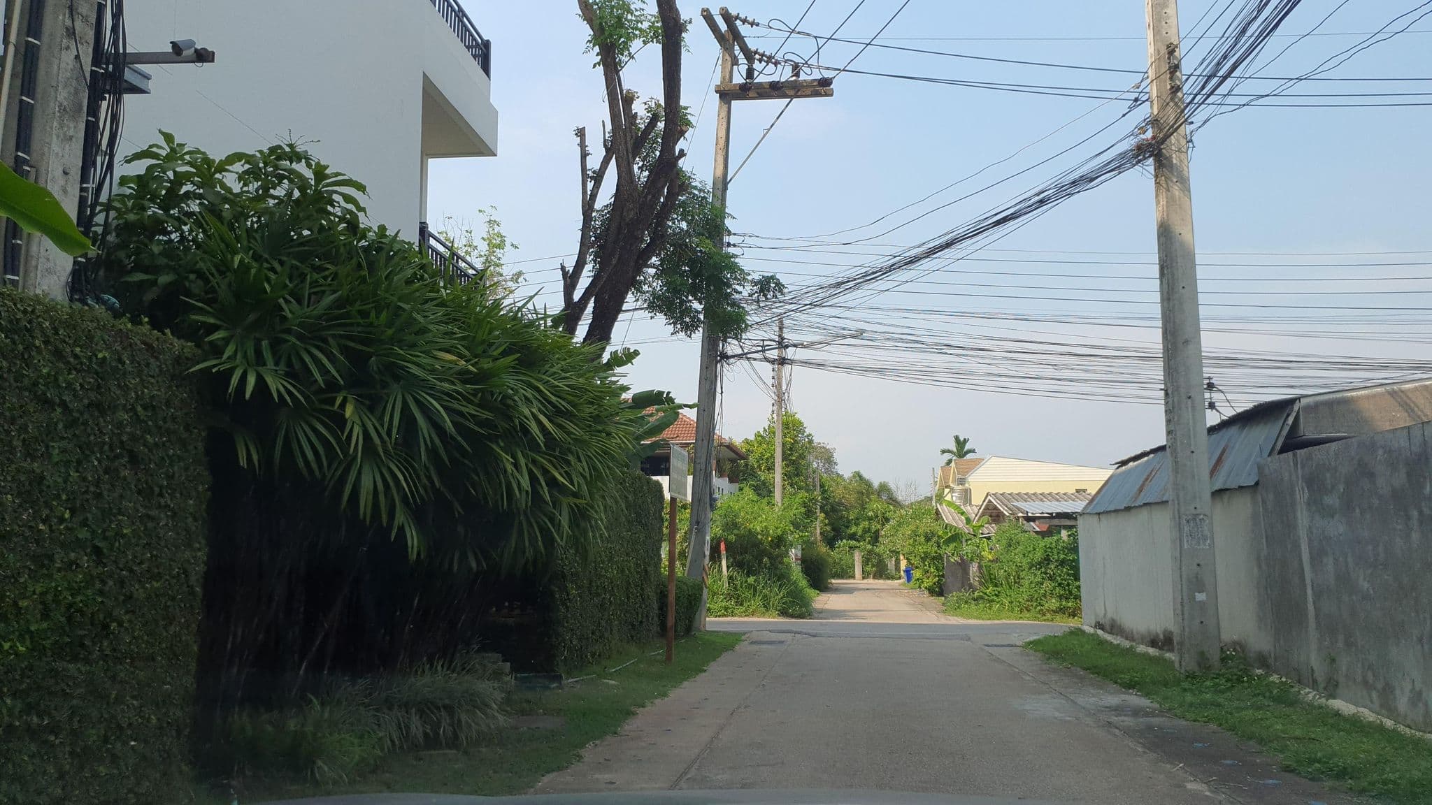 Street view near Sang Serene House, Chiang Mai — © jrcarlsen (CC BY-SA · Mapillary)
