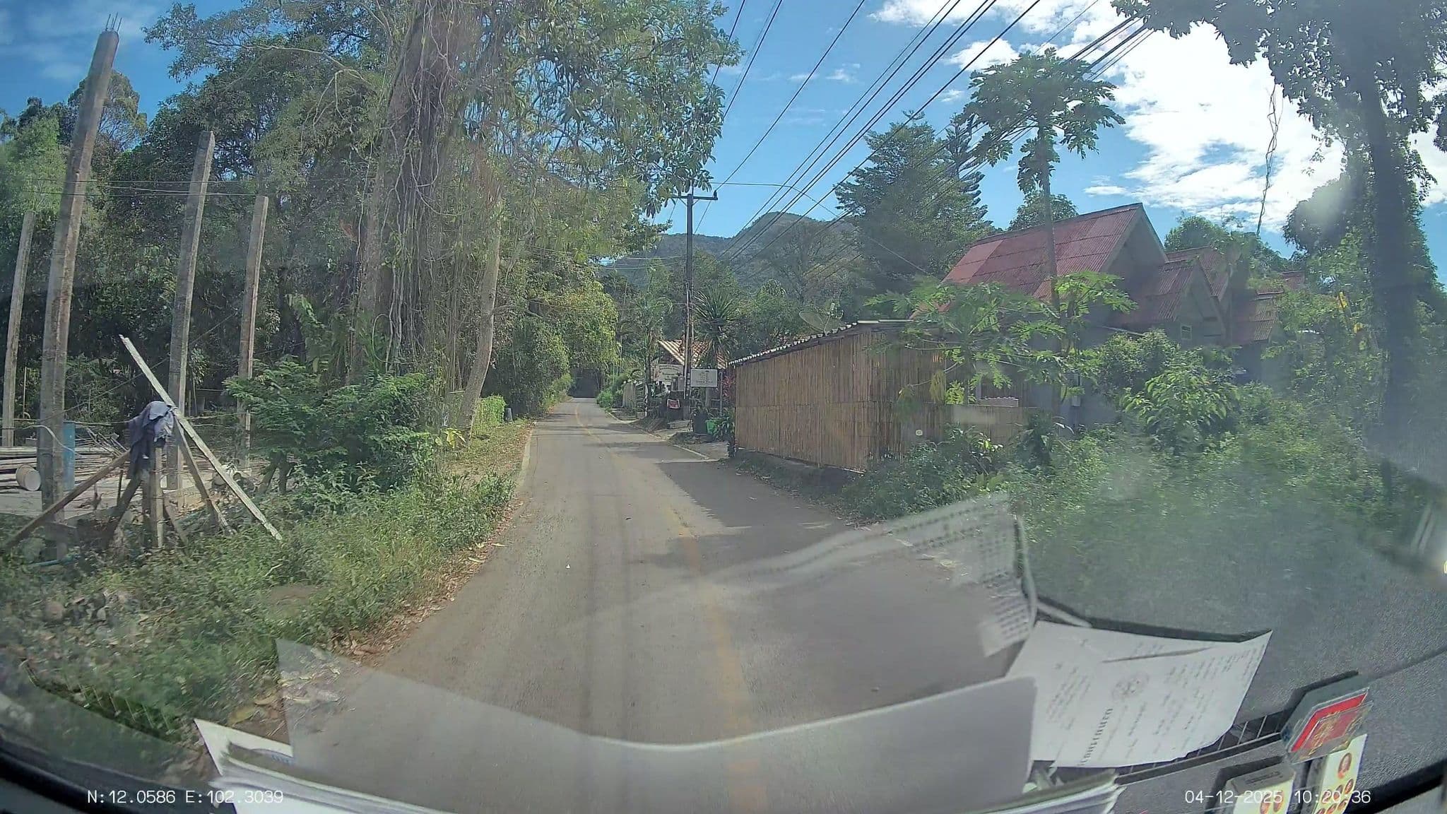 Street view near Faulis Cottage Resort, Ko Chang