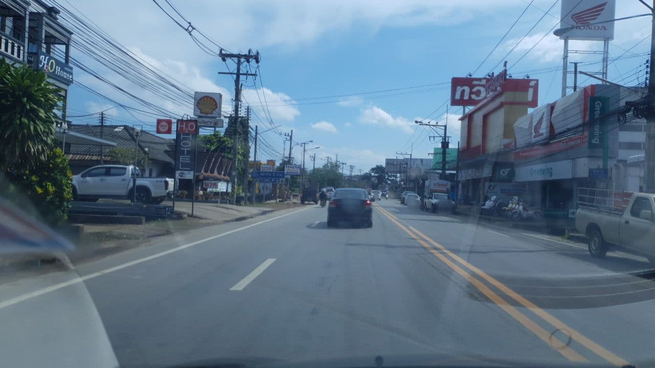 Street view near H2O Hotel, Mae Chai — © silamanee (CC BY-SA · Mapillary)