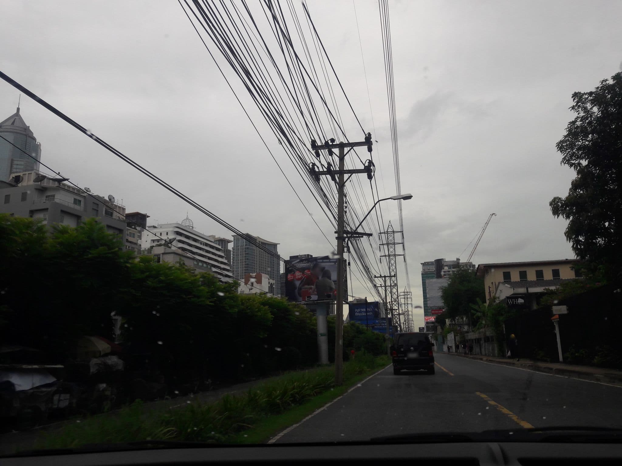 Street view near WH Hostel, Makkasan