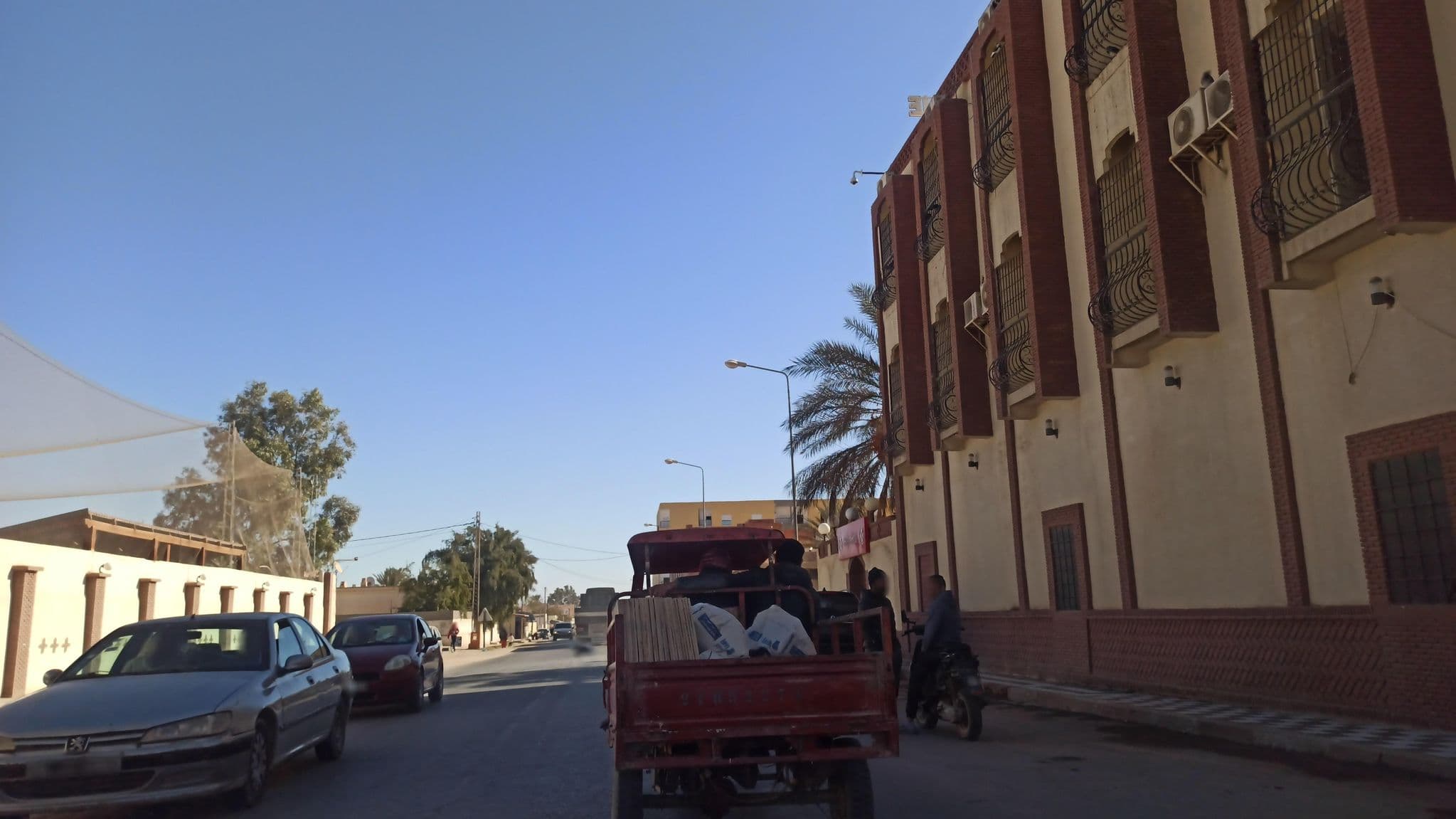 Street view near Hôtel Thelja, Metlaoui — © ghassen98 (CC BY-SA · Mapillary)