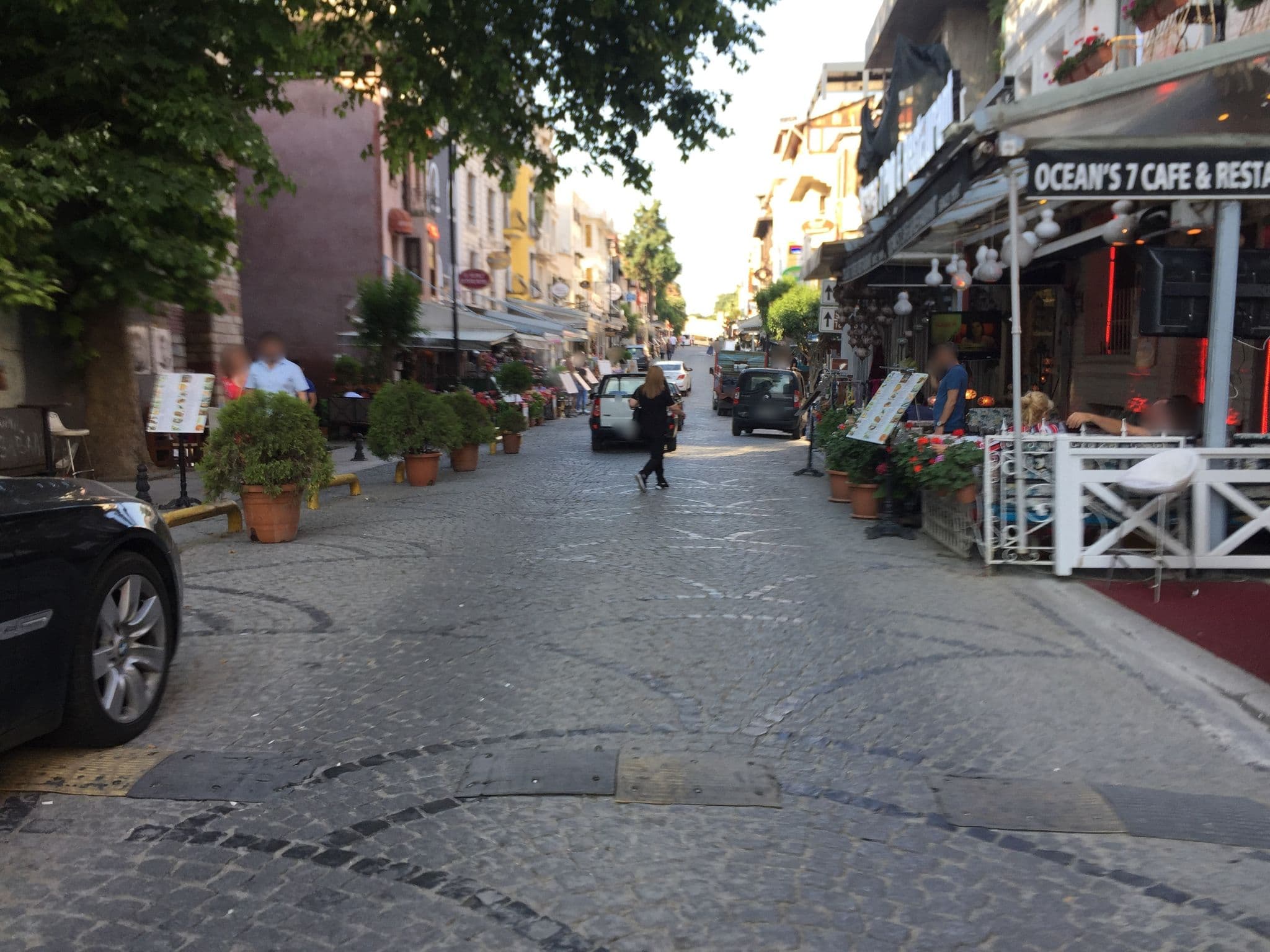 Street view near Bonjour Guesthouse, Sultanahmet