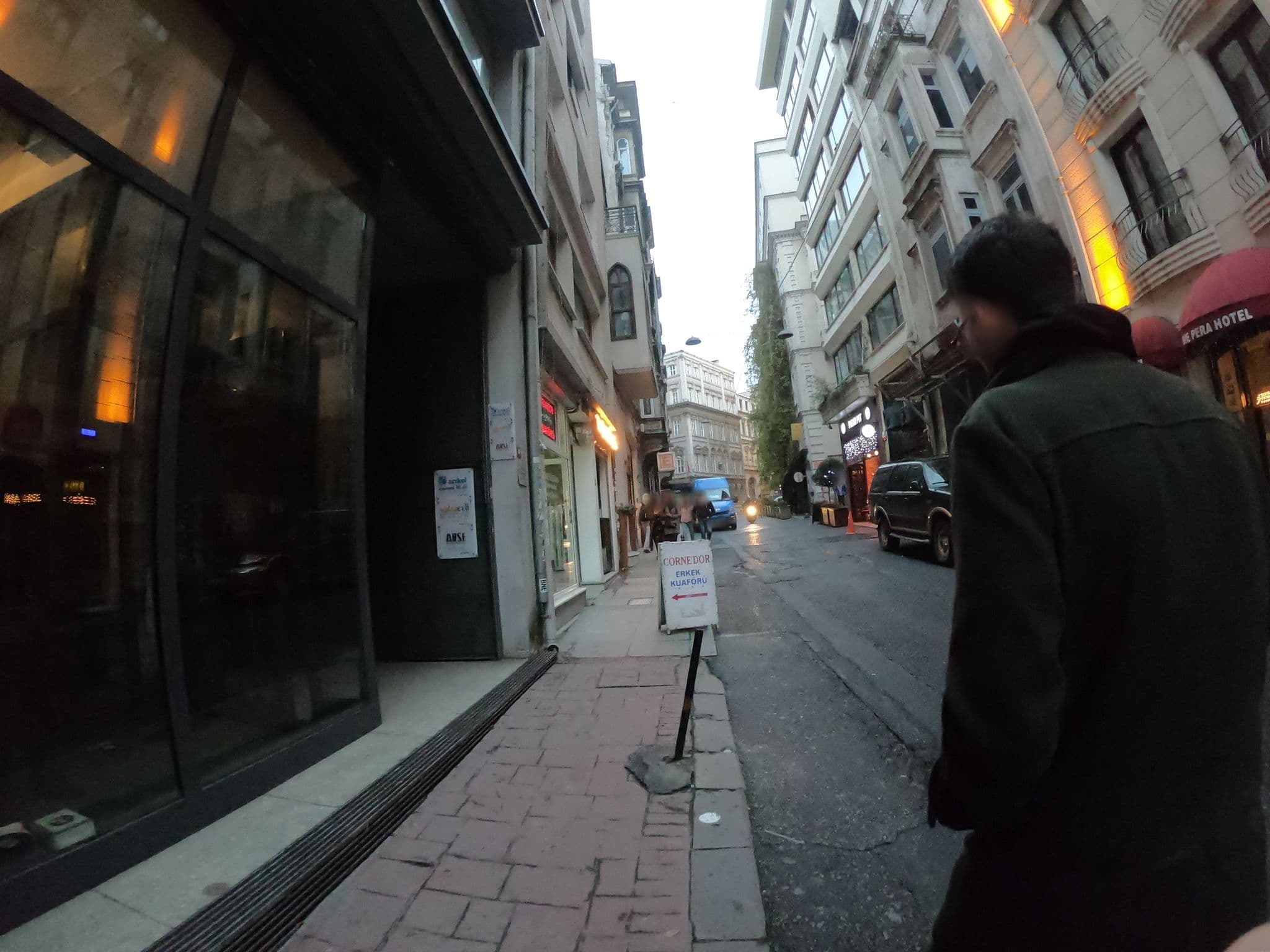 Street view near Adahan Hotel, Eminönü — © chrisbeddow (CC BY-SA · Mapillary)