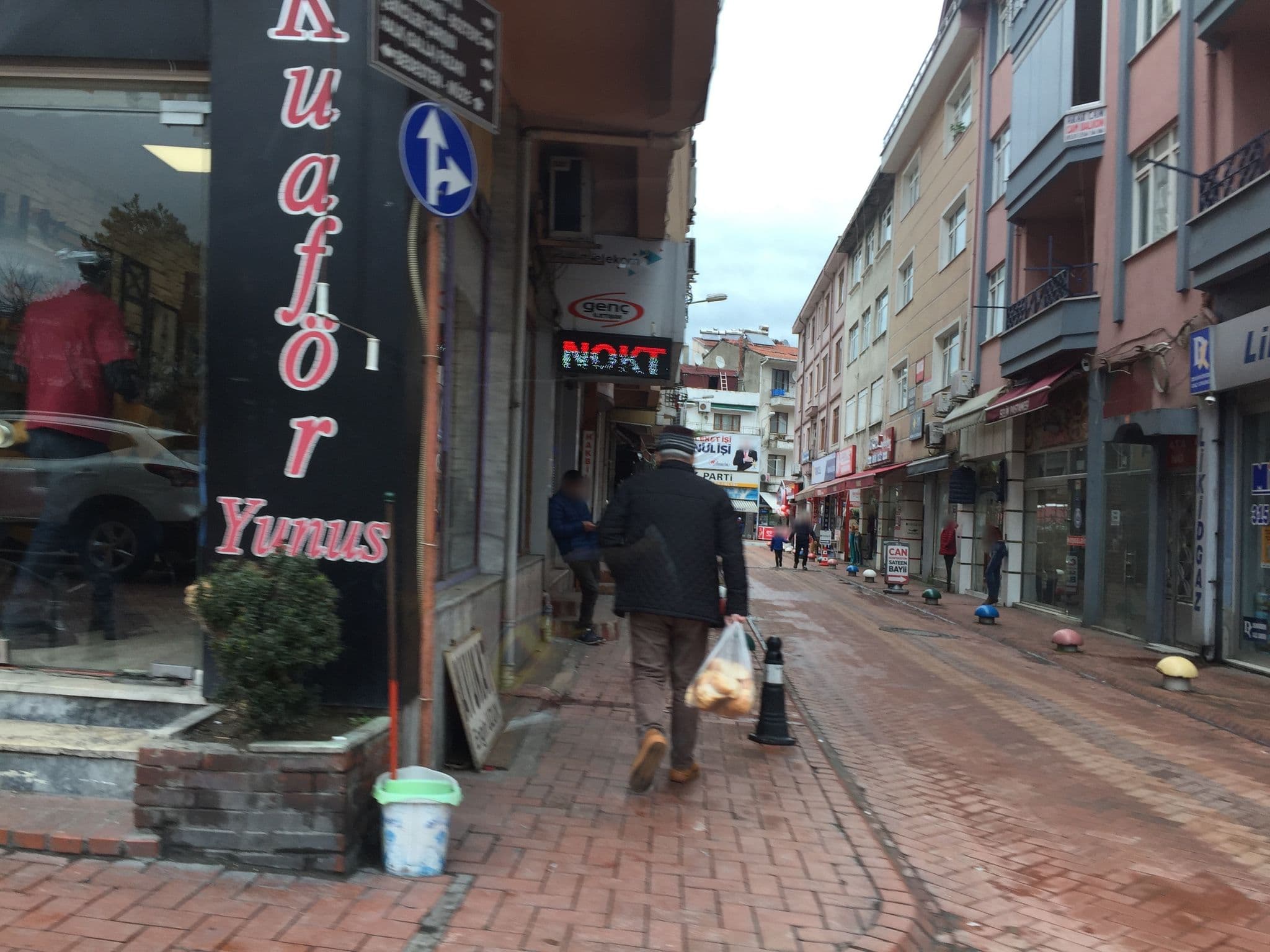 Street view near Hakbilir Pansiyon, Amasra — © avci1995 (CC BY-SA · Mapillary)