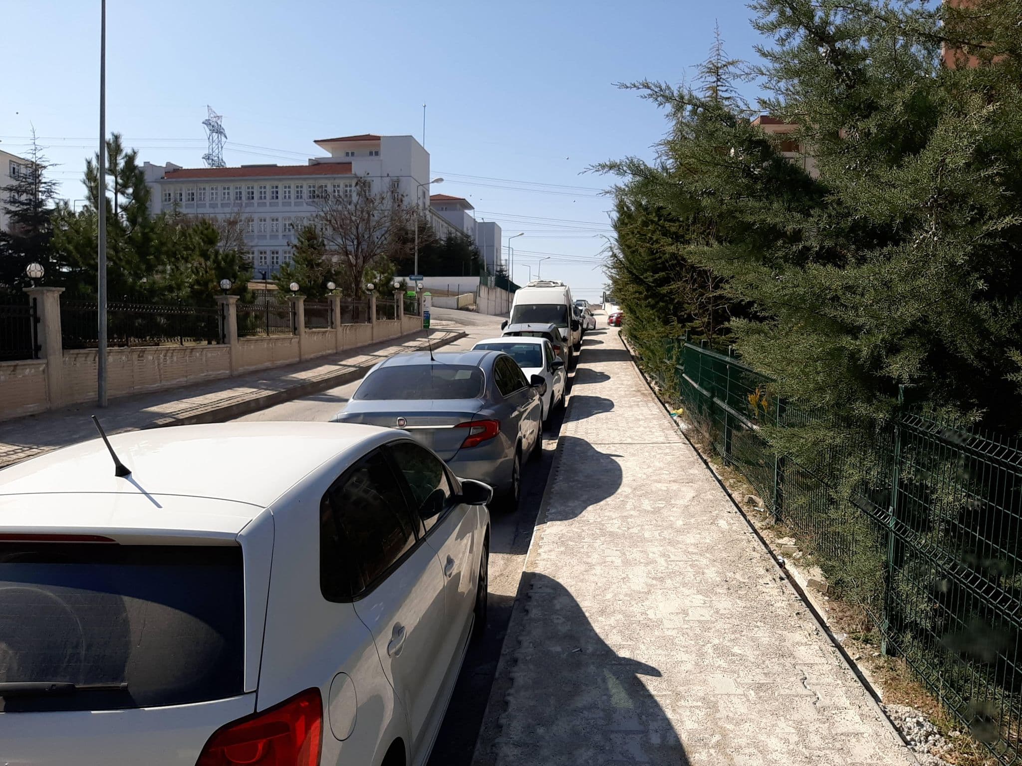 Street view near C2-75, Gölbaşı — © BeronTheColossus (CC BY-SA · Mapillary)