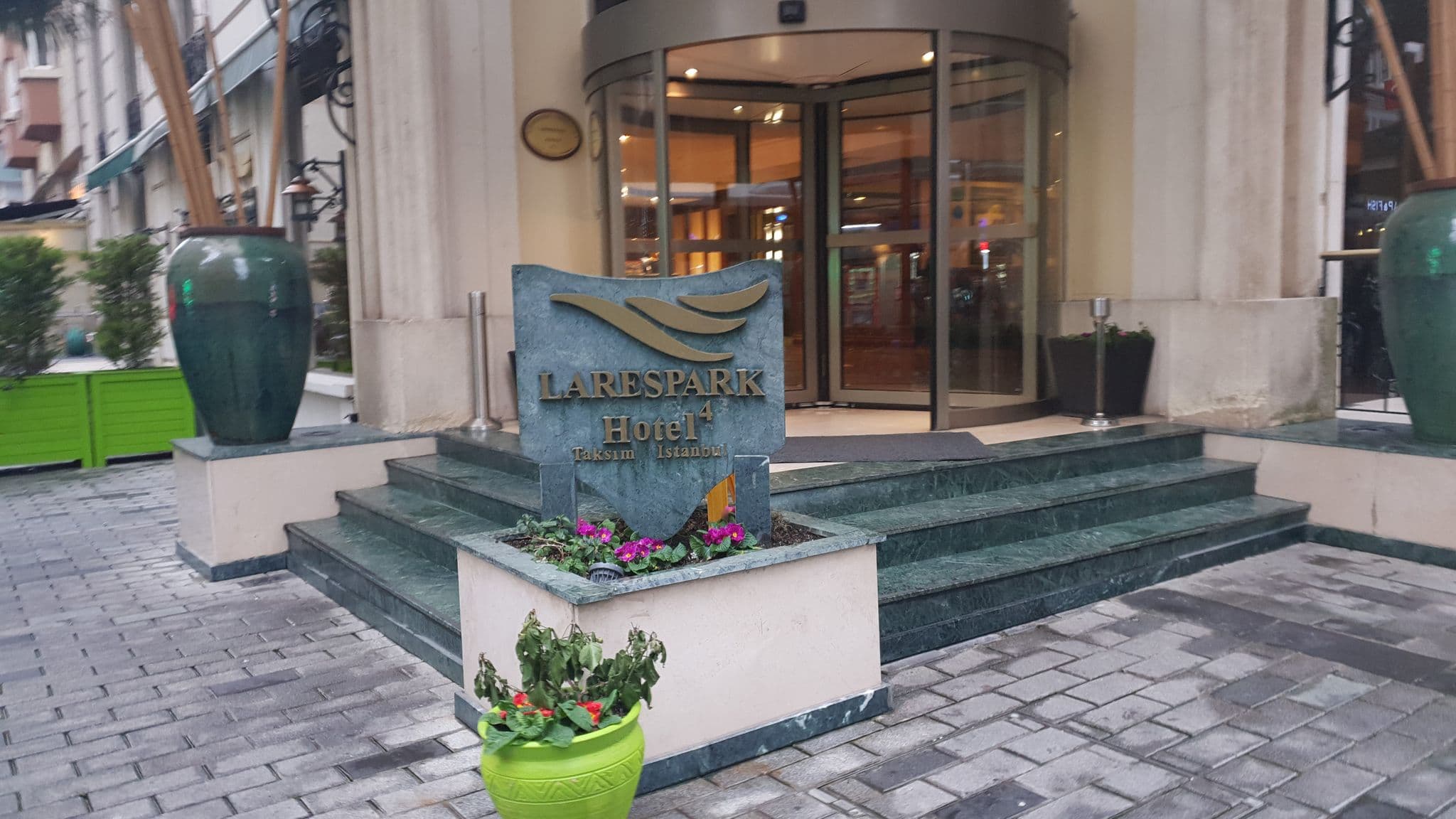 Street view near Hotel Avrupa, Şişli — © nkirkowa (CC BY-SA · Mapillary)