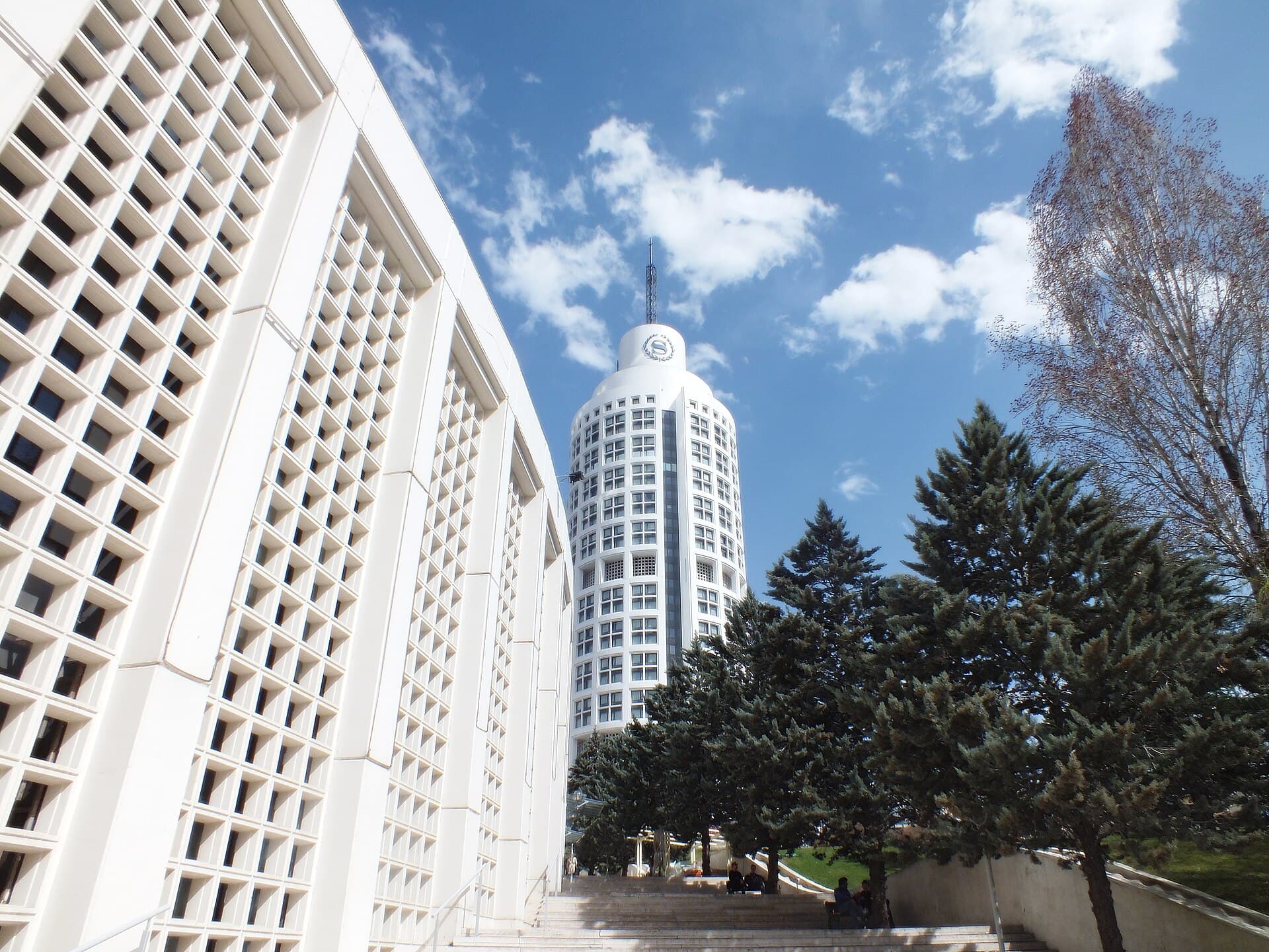 Sheraton Ankara (via Wikimedia Commons, CC BY 2.0)