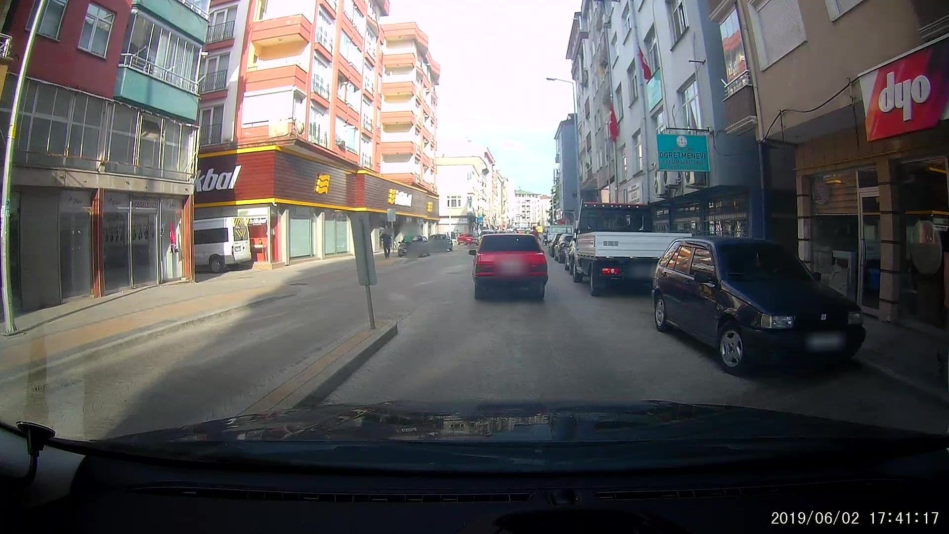 Street view near Terme Öğretmenevi ve Akşam Sanat Okulu, Terme — © healixx (CC BY-SA · Mapillary)
