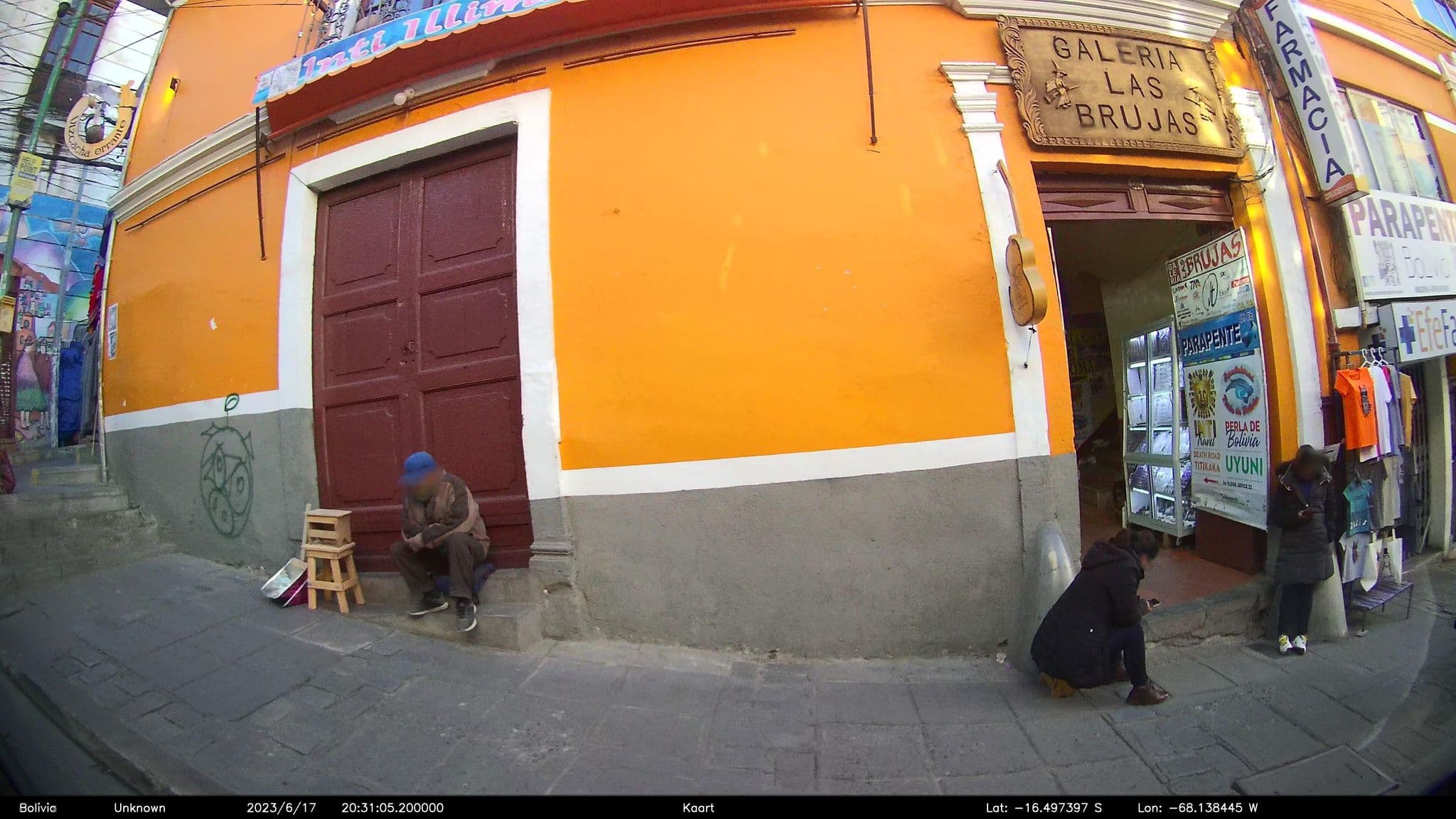 Street view near Hotel Fuentes, La Paz — © kaart_2 (CC BY-SA · Mapillary)