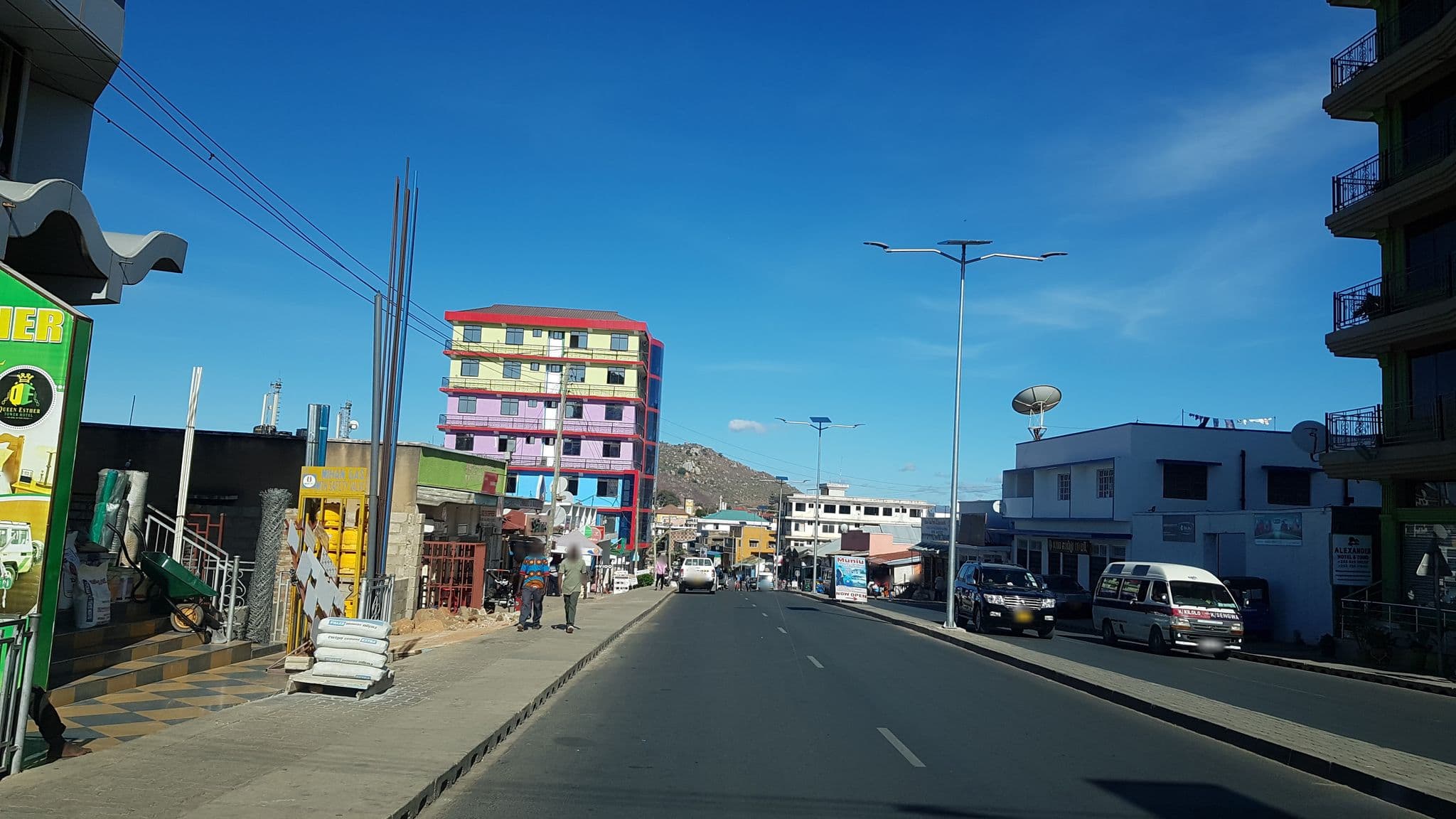 Street view near Queen Esther Hotel, Iringa — © barakawatson (CC BY-SA · Mapillary)